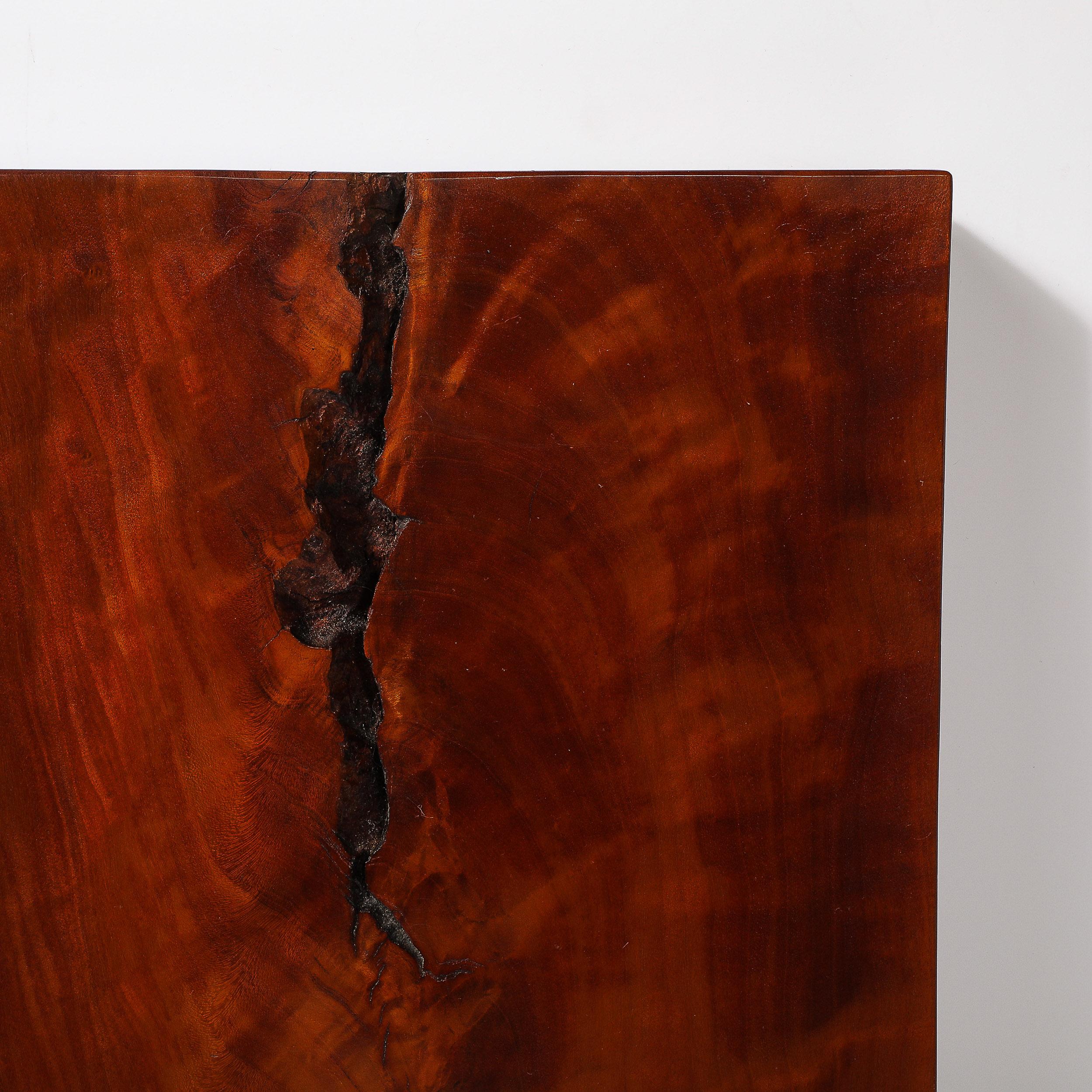 Scultura in legno intagliato di metà secolo 