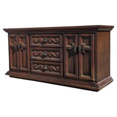 Credenza in legno intagliato del metà del secolo scorso, A.I.C.