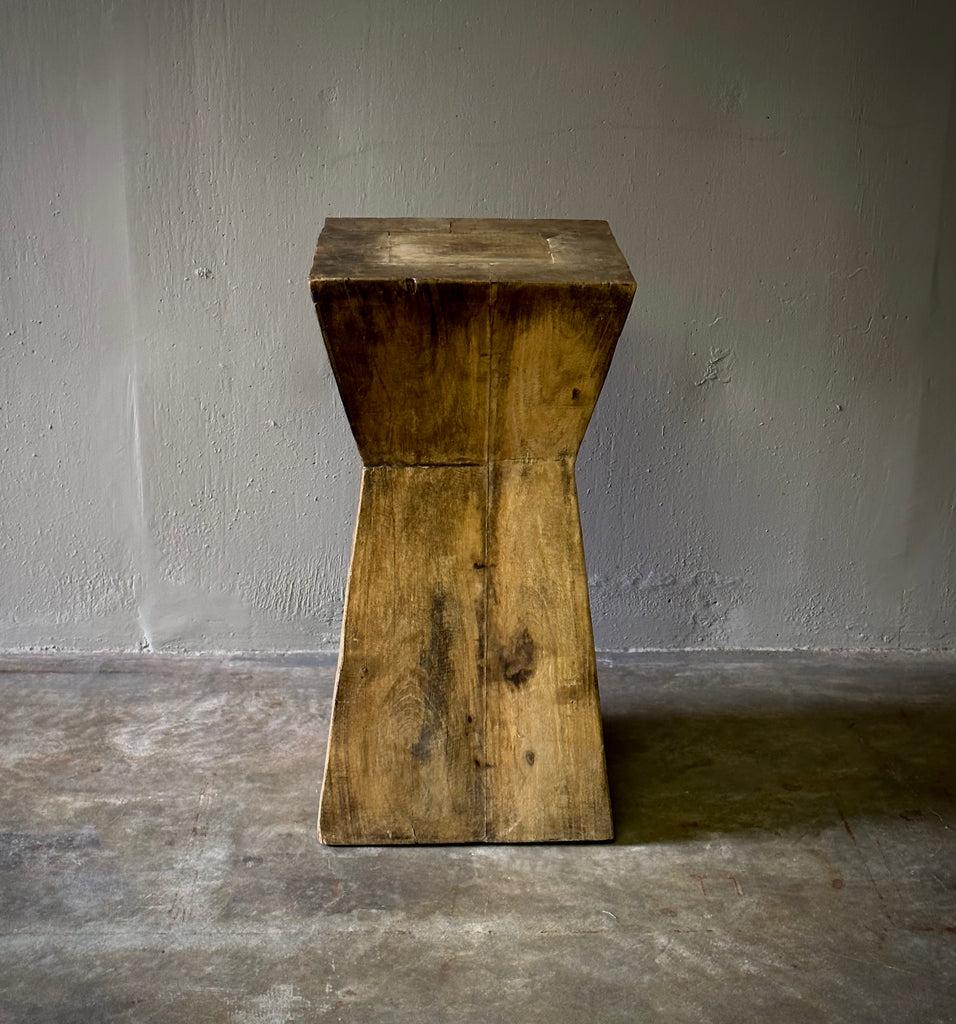 Midcentury French carved wooden base, side table, or plinth, in the style of Gianfranco Franchini, designer of the Centre Pompidou in Paris. An example of 