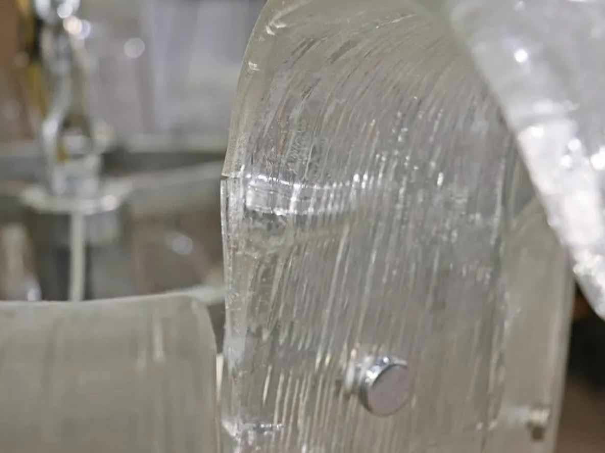 Lustre en verre en cascade du milieu du siècle dernier Bon état - En vente à Brooklyn, NY
