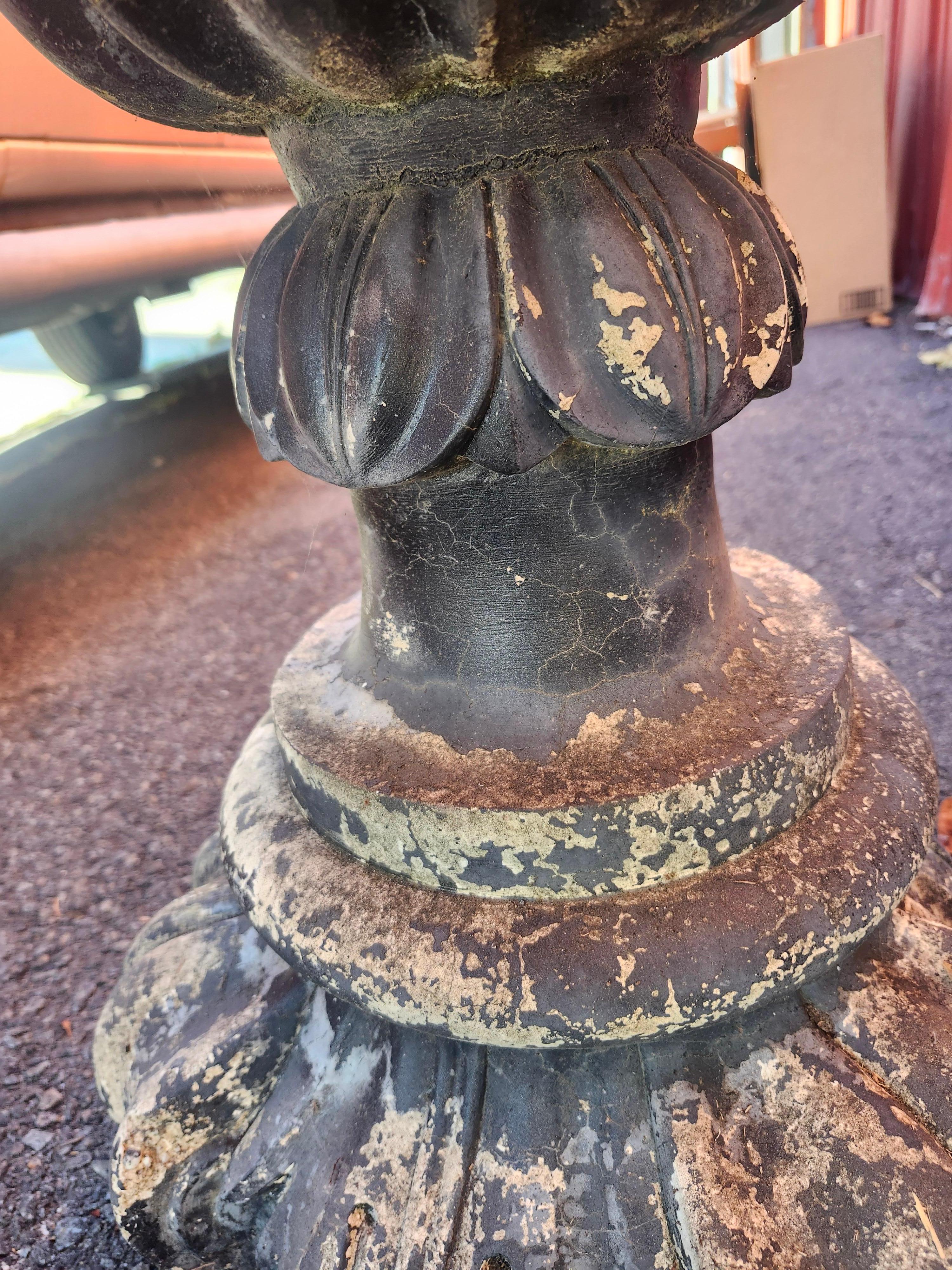 Sonnenuhr aus Casr Stone und Bronze von Virginia Metalcrafters aus der Jahrhundertmitte im Zustand „Gut“ im Angebot in Port Jervis, NY