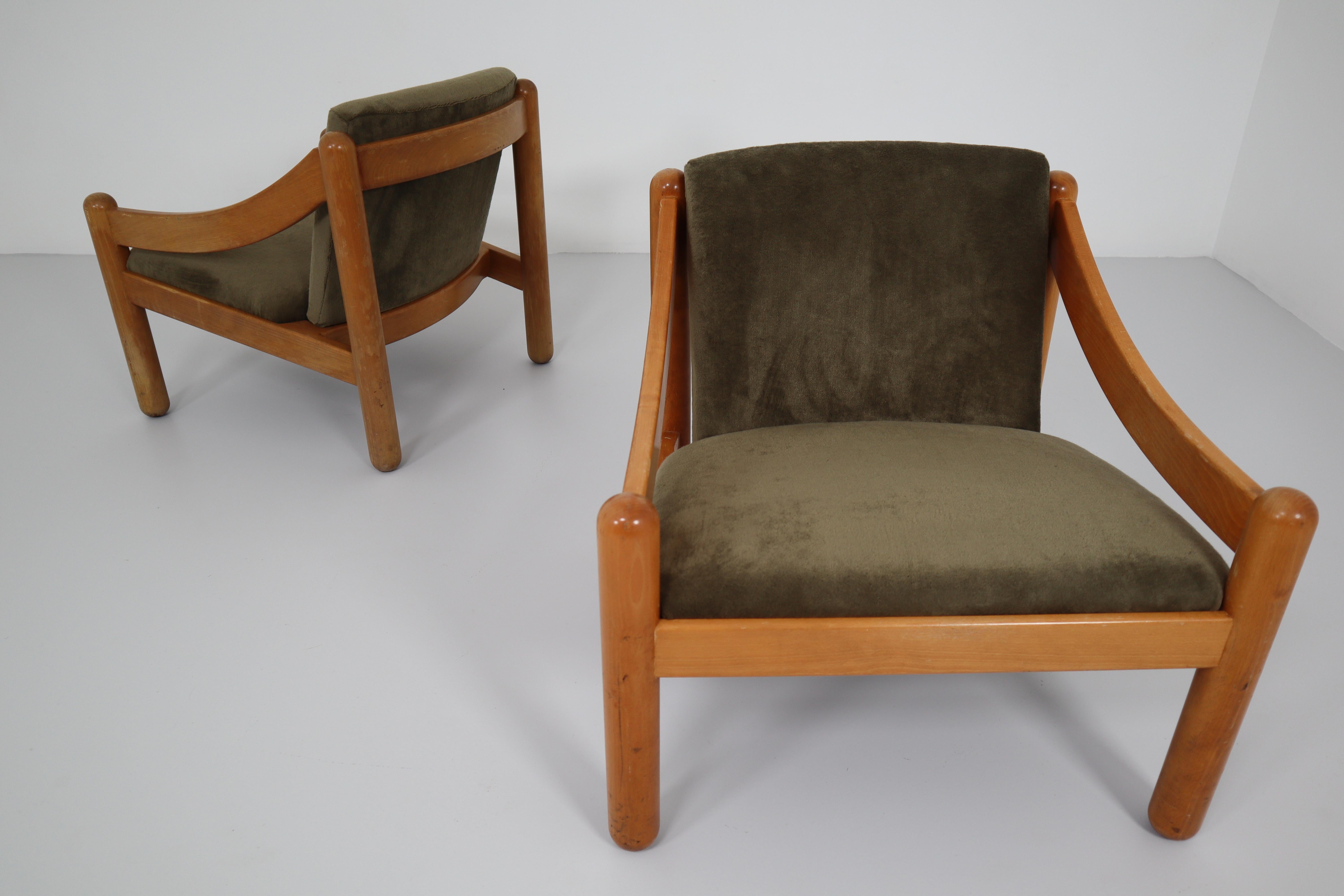 Midcentury Cassina Carimate Chairs by Vico Magistretti, Italy, 1970s 4