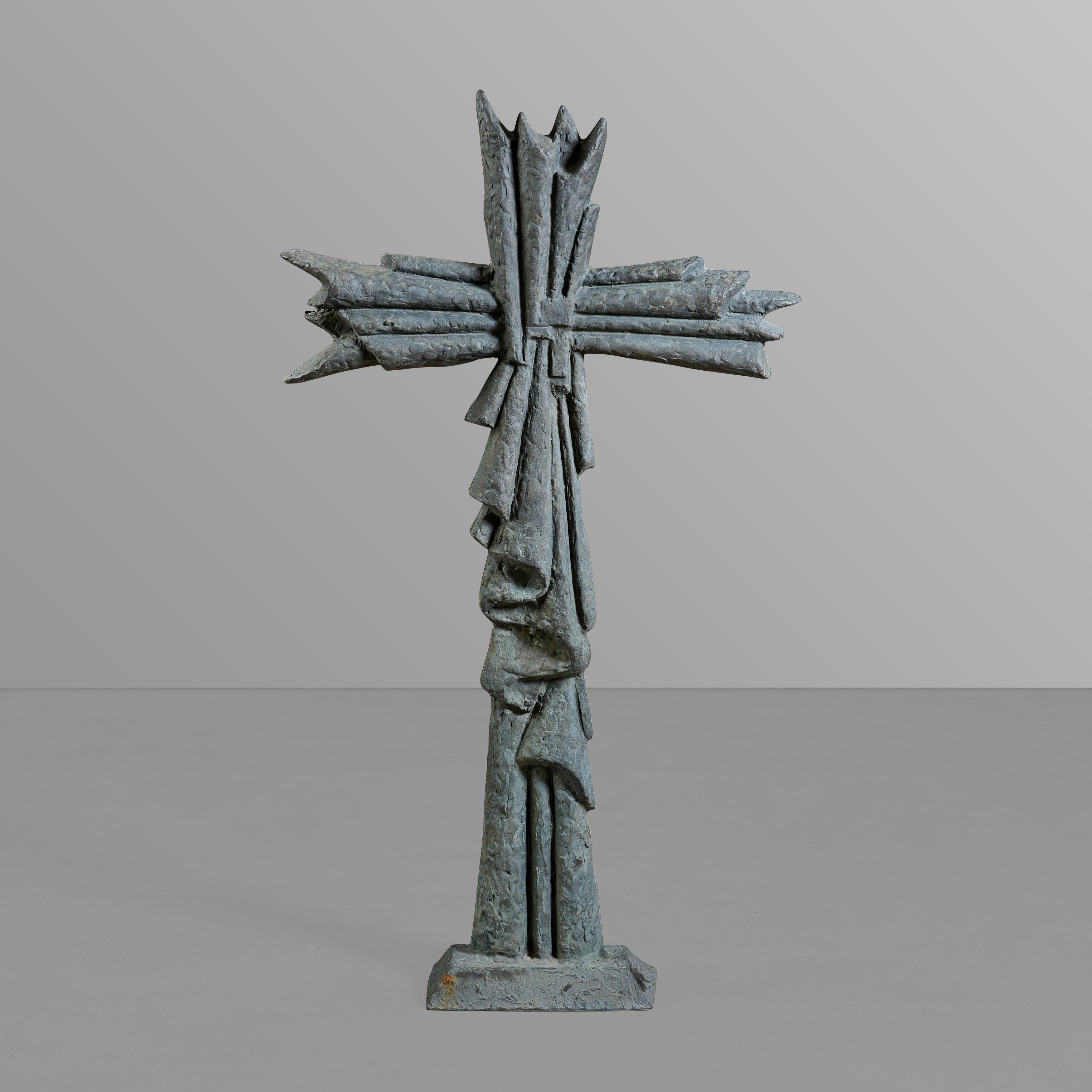 Mid Century Cast Bronze Crucifix In Good Condition For Sale In Chicago, IL