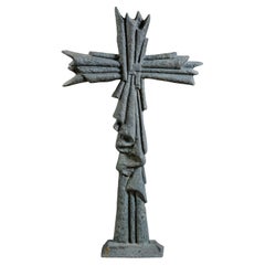 Crucifijo de bronce fundido de mediados de siglo