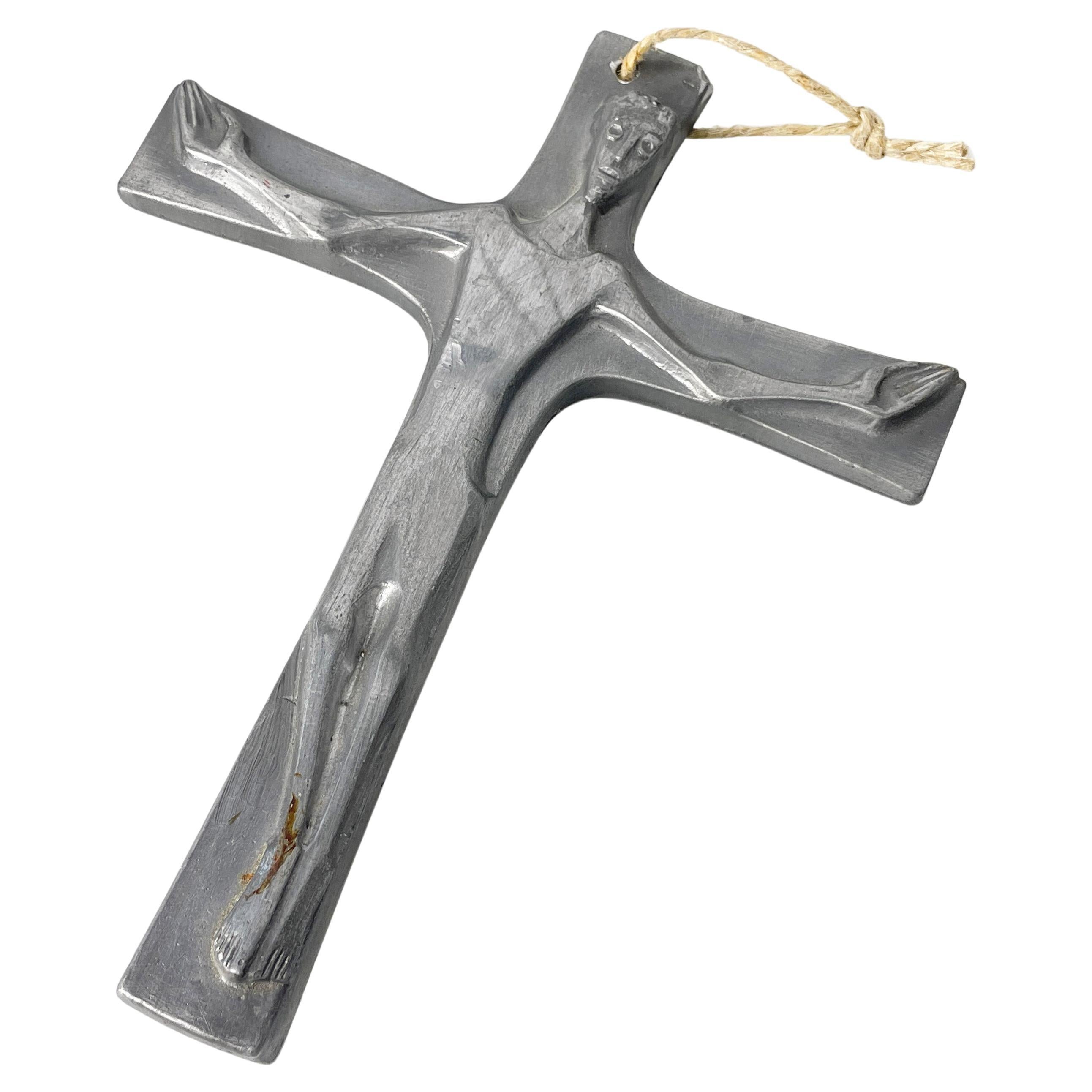 Mid Century solid metal Brutalist crucifix. Name on rear: Erwin Högger (attributed as creator). Believed to be of Swiss origin.
Condition: Immaculate condition with little or no signs of use.