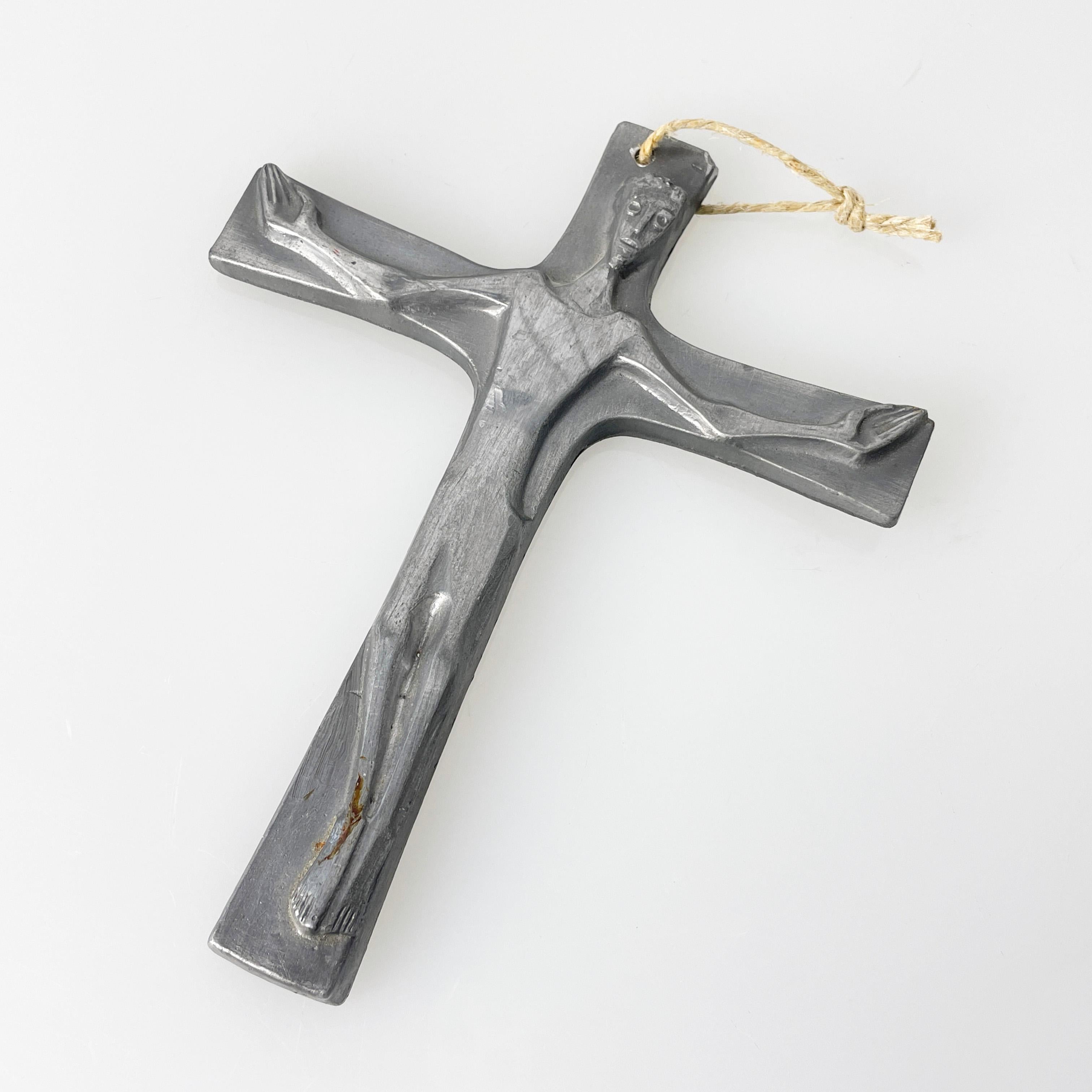 Mid Century cast metal Brutalist Crucifix In Good Condition For Sale In Bern, CH