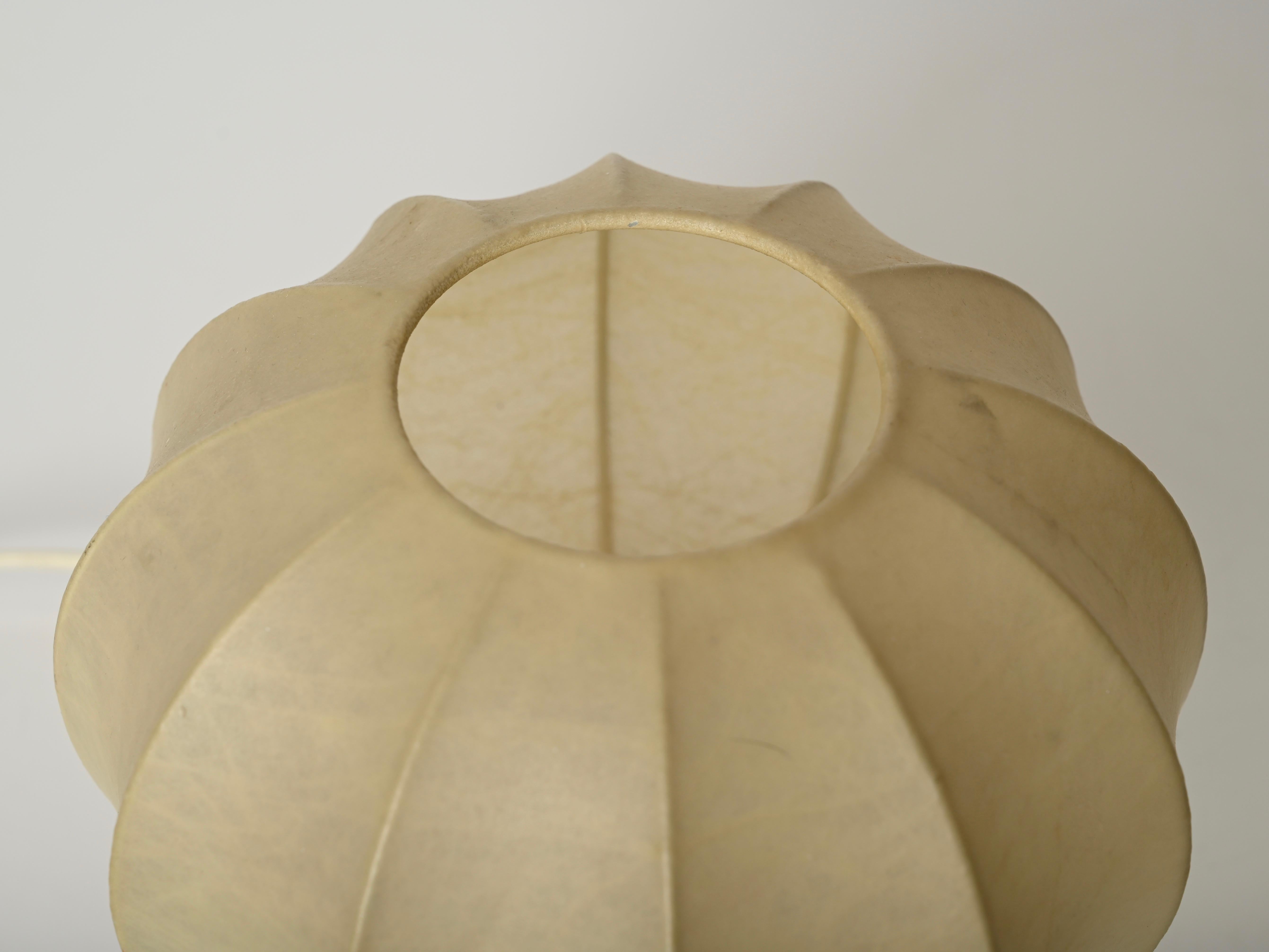 Castiglioni Cocoon Tischlampe mit Oak Wood Sockel, Italien 1960er Jahre im Angebot 3