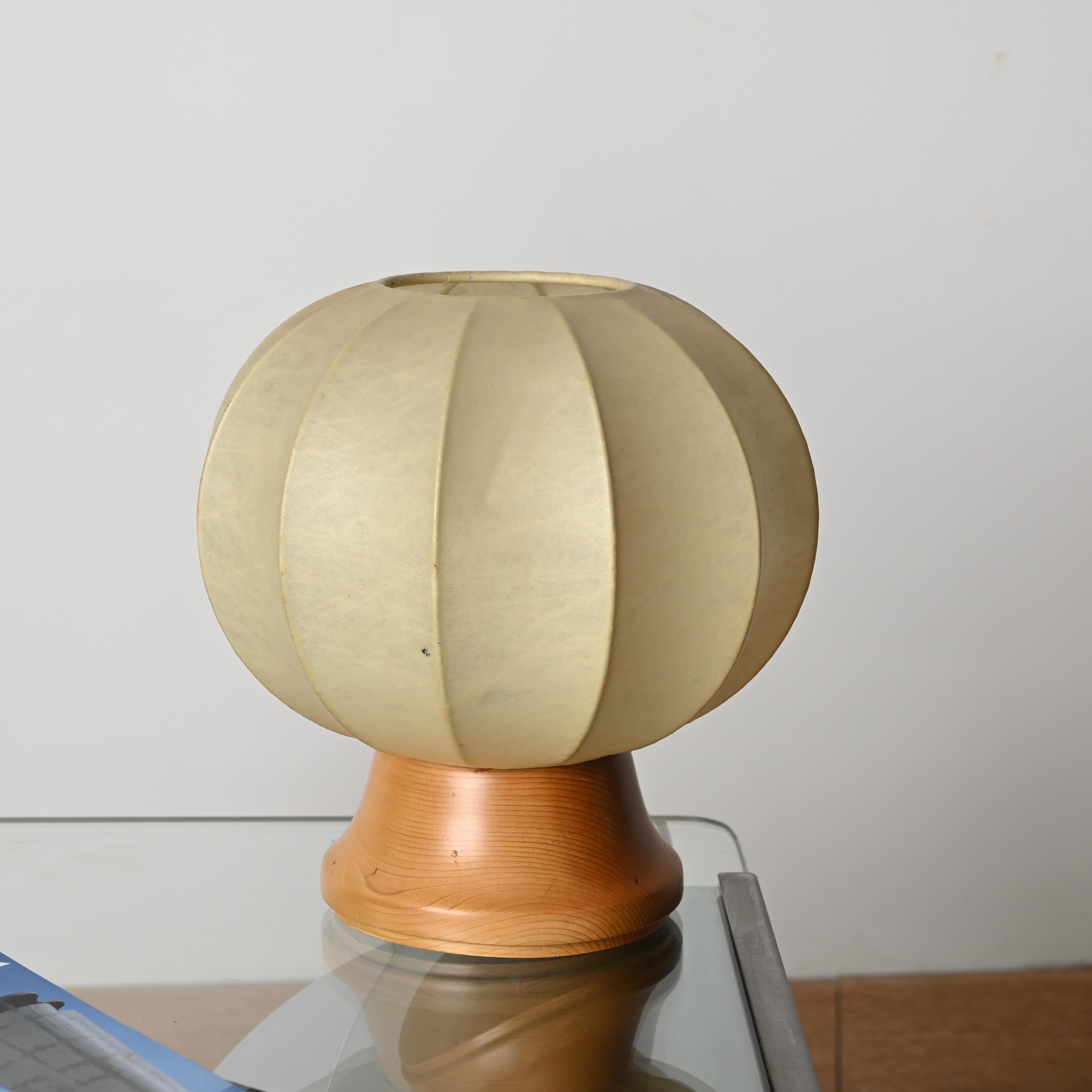 Castiglioni Cocoon Tischlampe mit Oak Wood Sockel, Italien 1960er Jahre im Zustand „Gut“ im Angebot in Roma, IT
