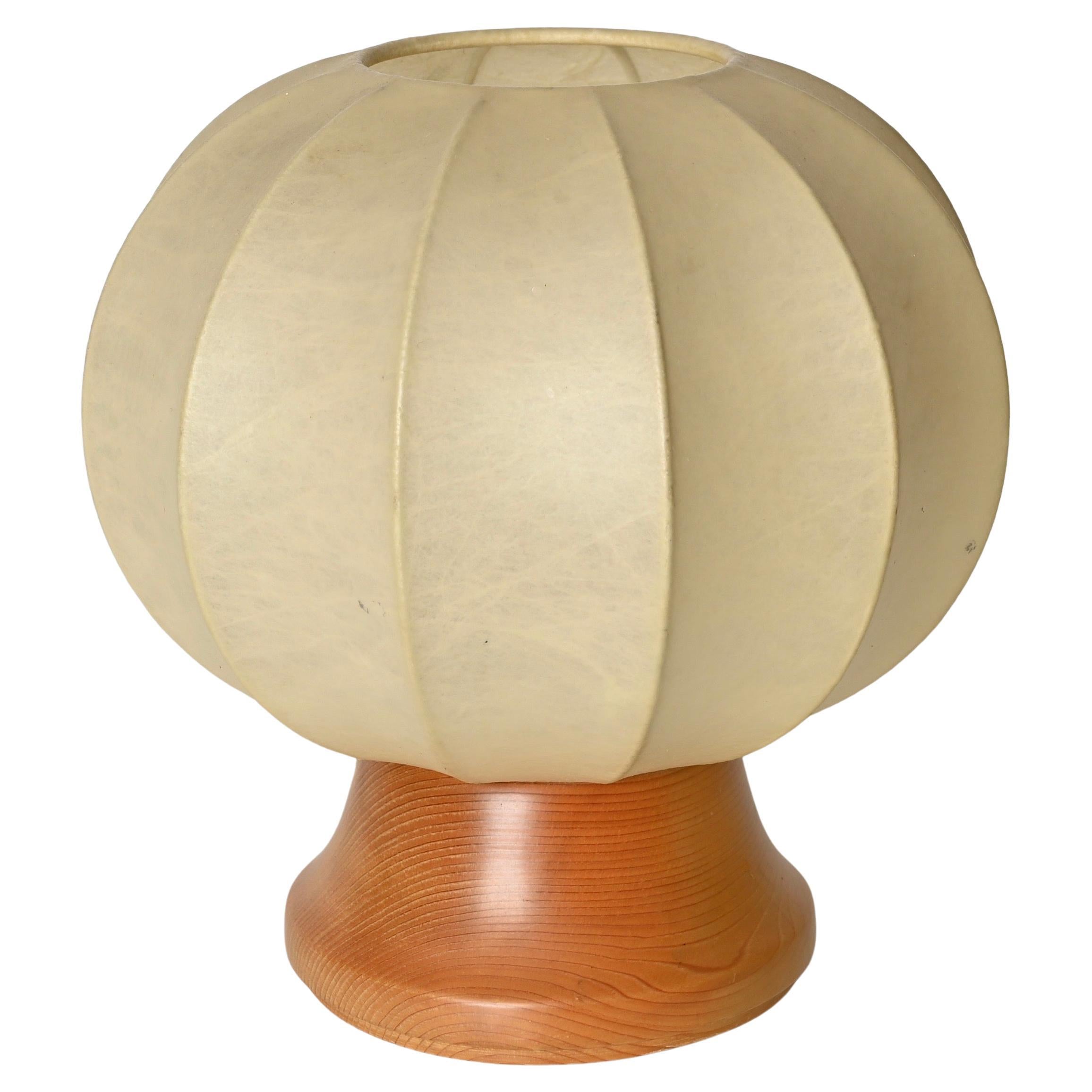 Castiglioni Cocoon Tischlampe mit Oak Wood Sockel, Italien 1960er Jahre im Angebot