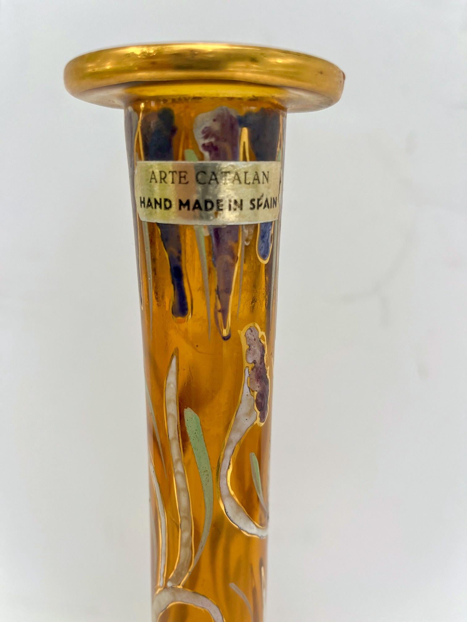 Katalanisches Kunstglas der Jahrhundertmitte mit langem Hals und Vase. im Angebot 1