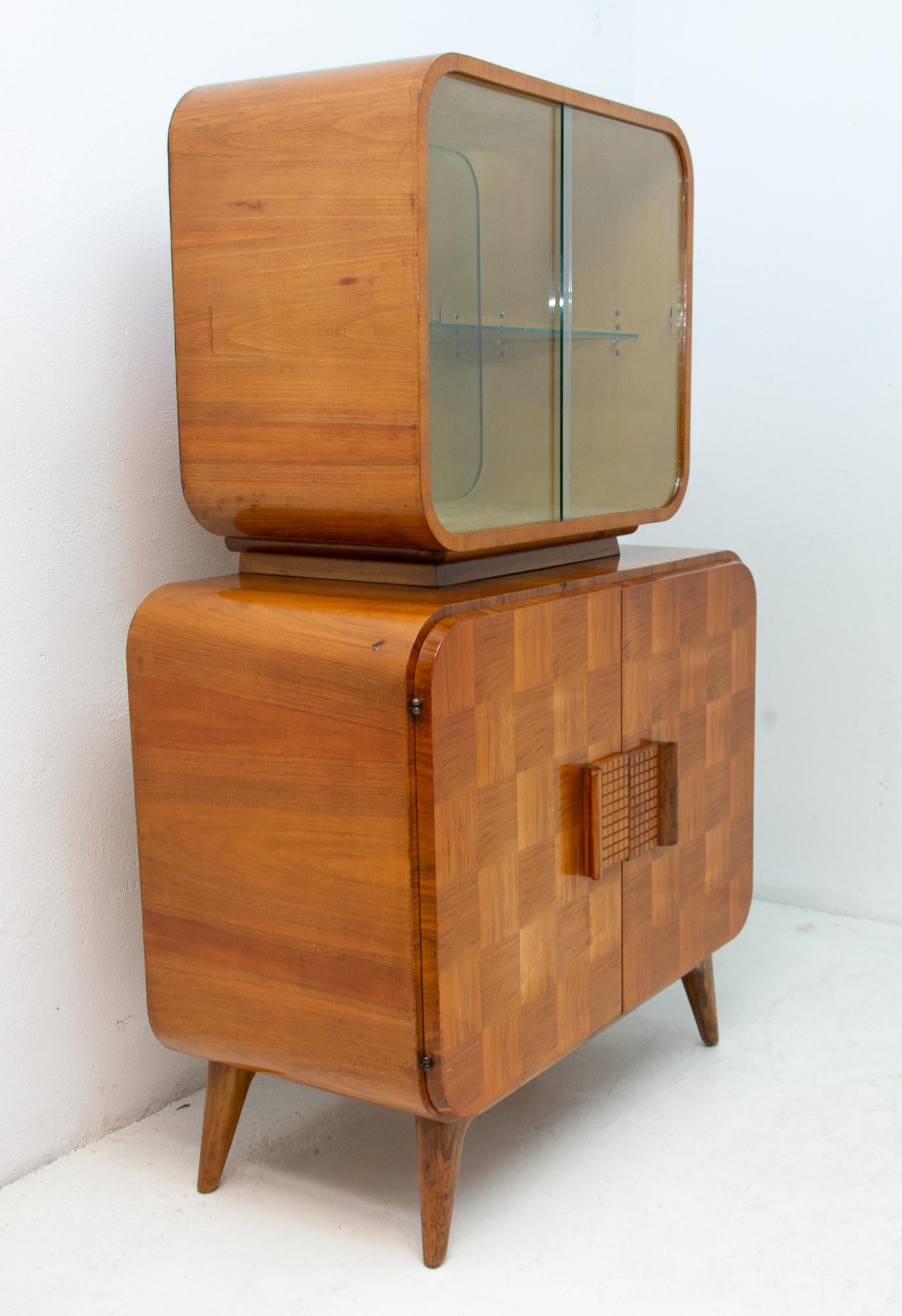 Czech Midcentury Cataloque Display Case by Jindrich Halabala for Up Zavody, 1940s