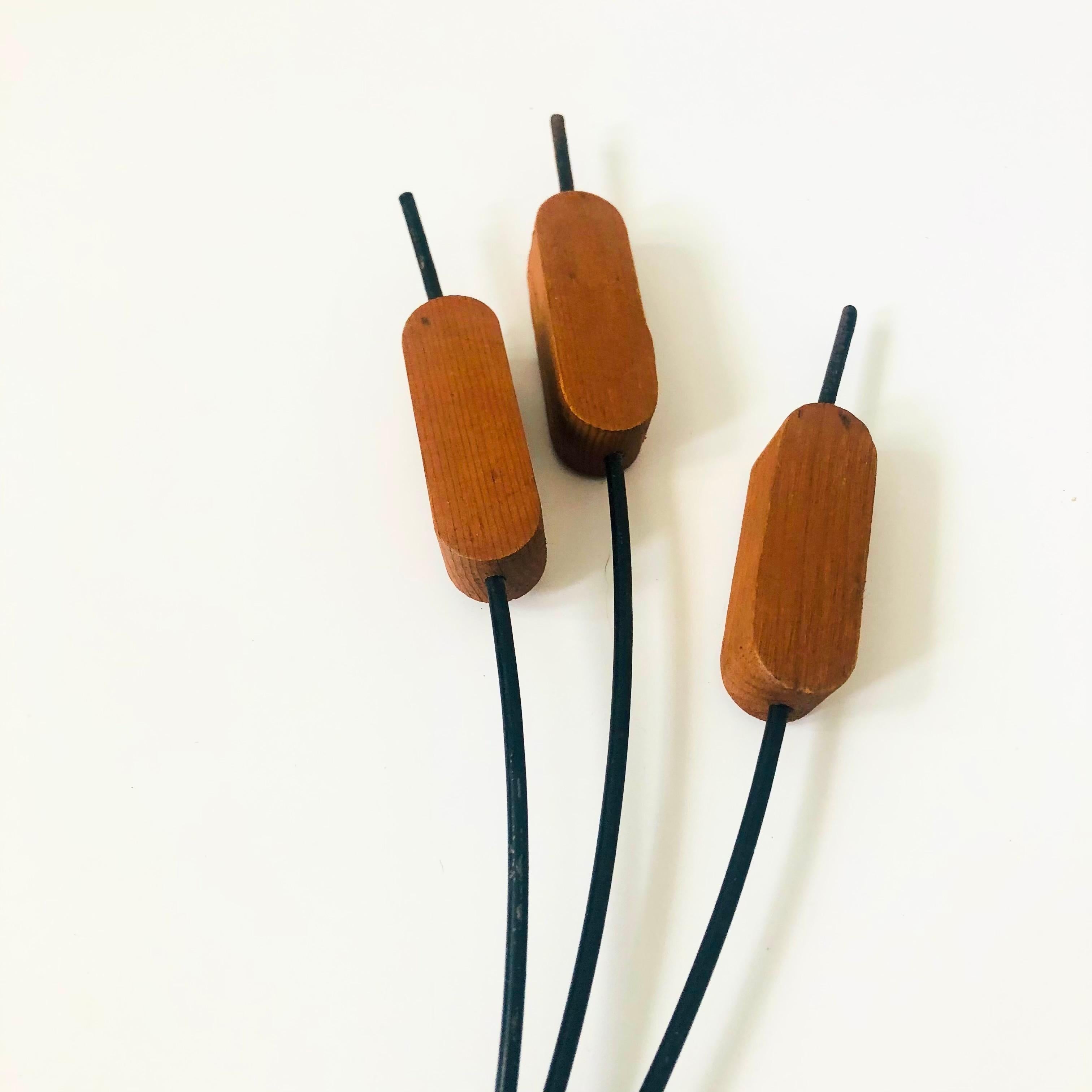 Mid Century Cattail Wall Hangings - Set of 2 In Good Condition In Fairfield, CA