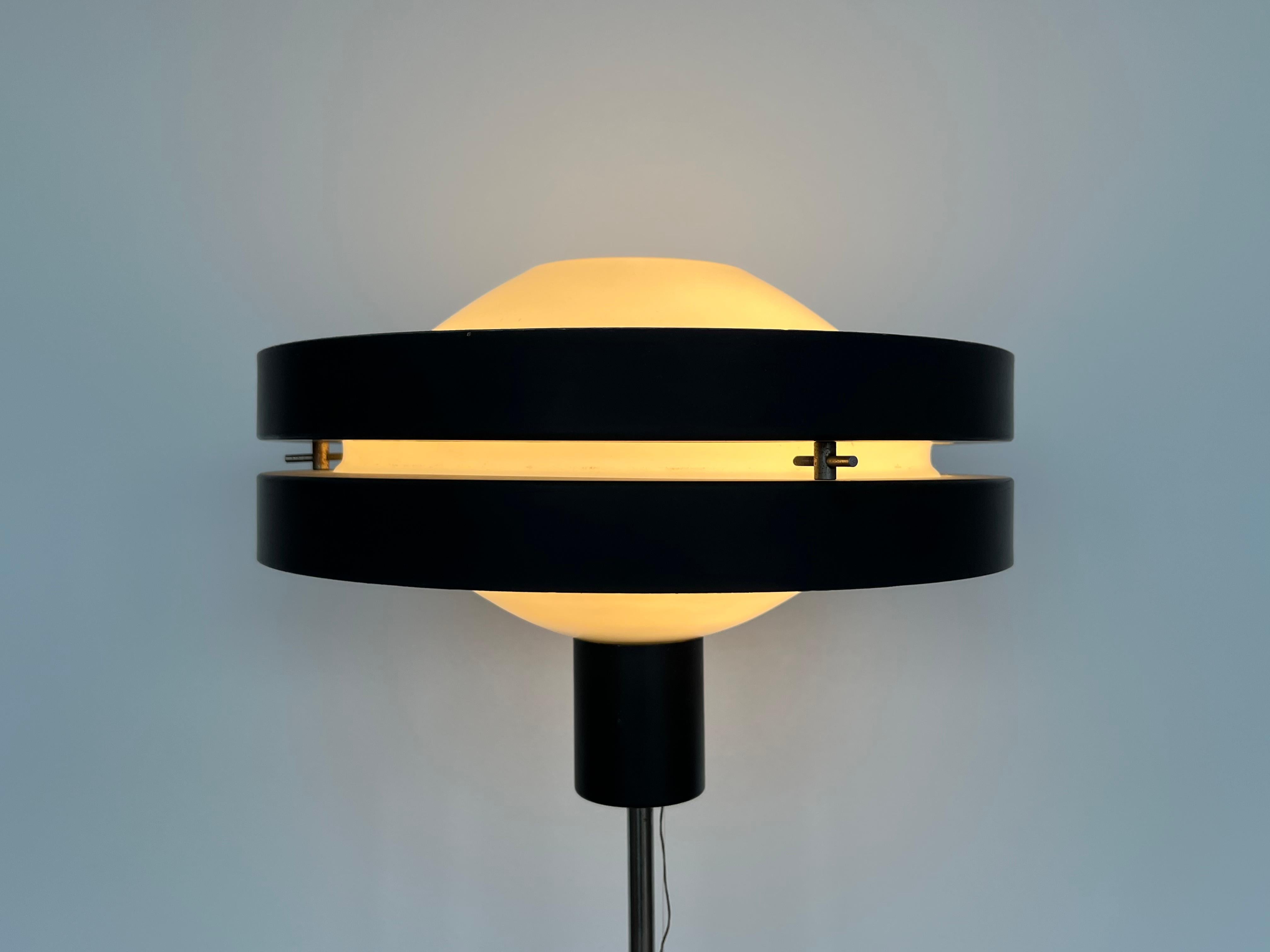 Mid-Century CE AGE Stehlampe Saturn, Jaroslav Bejvl, Kamenicky Senov, 1970er Jahre (Metall) im Angebot