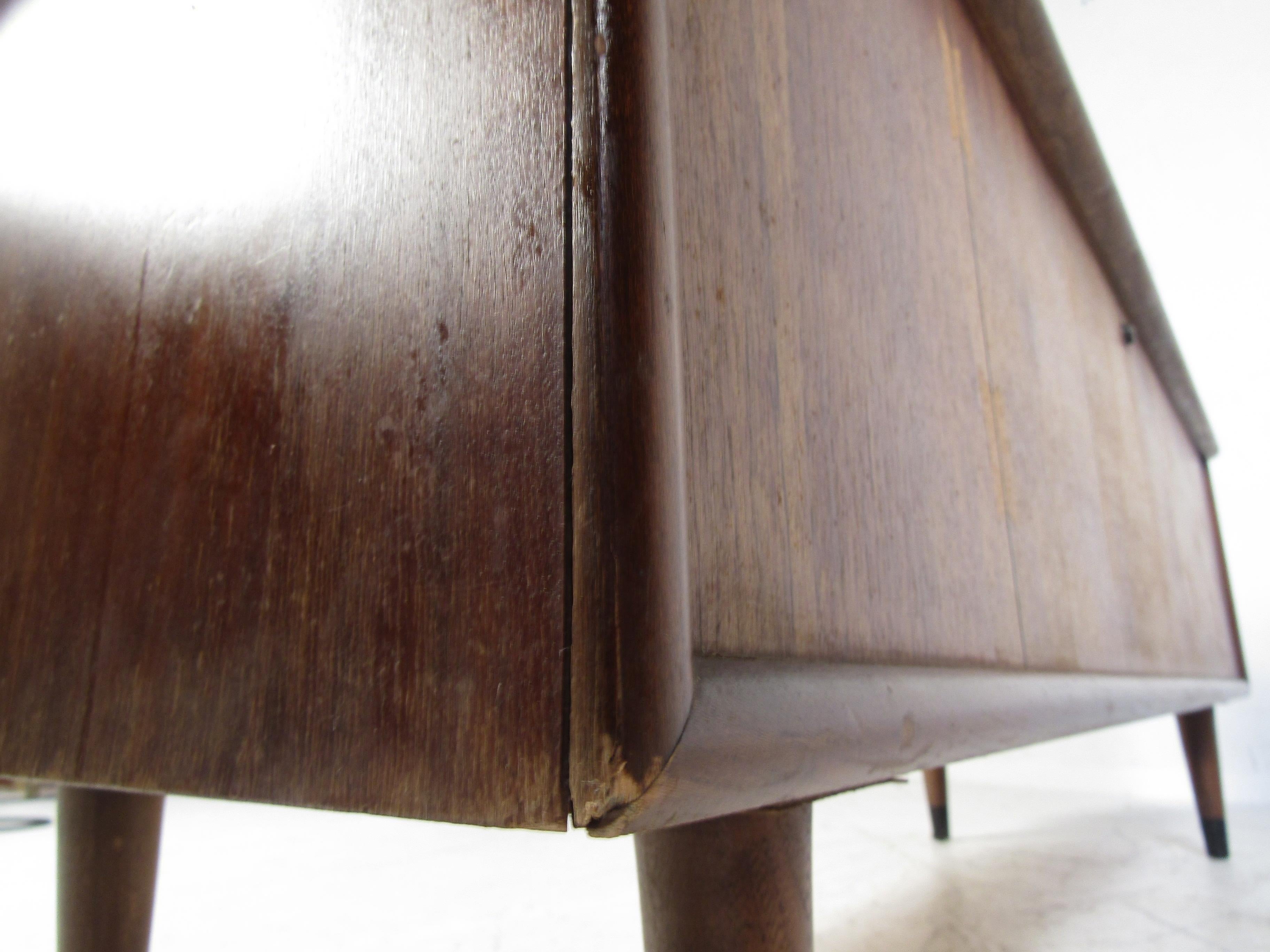 Midcentury Cedar Chest by Lane 2