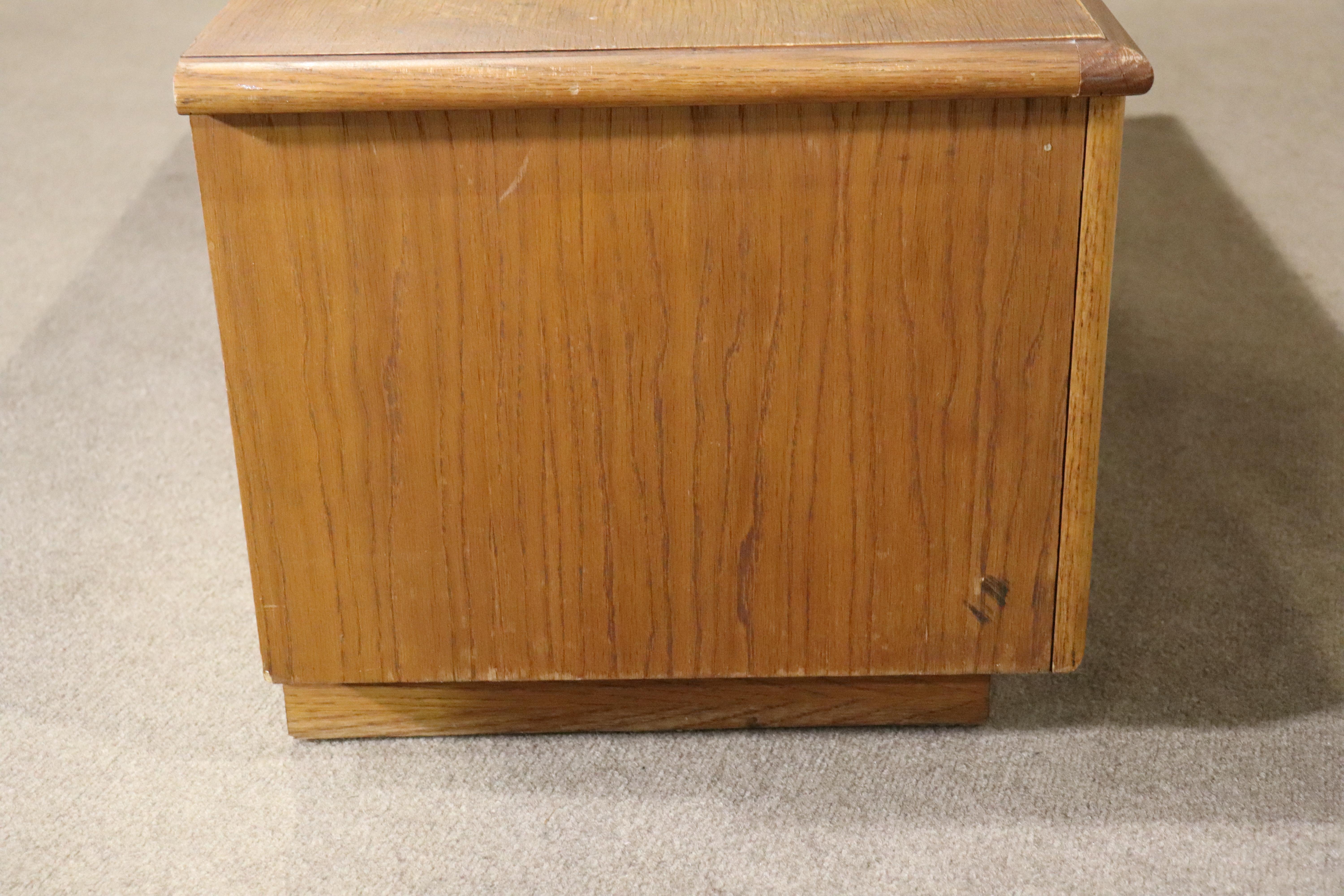 Mid-Century Cedar Chest by Lane  For Sale 4