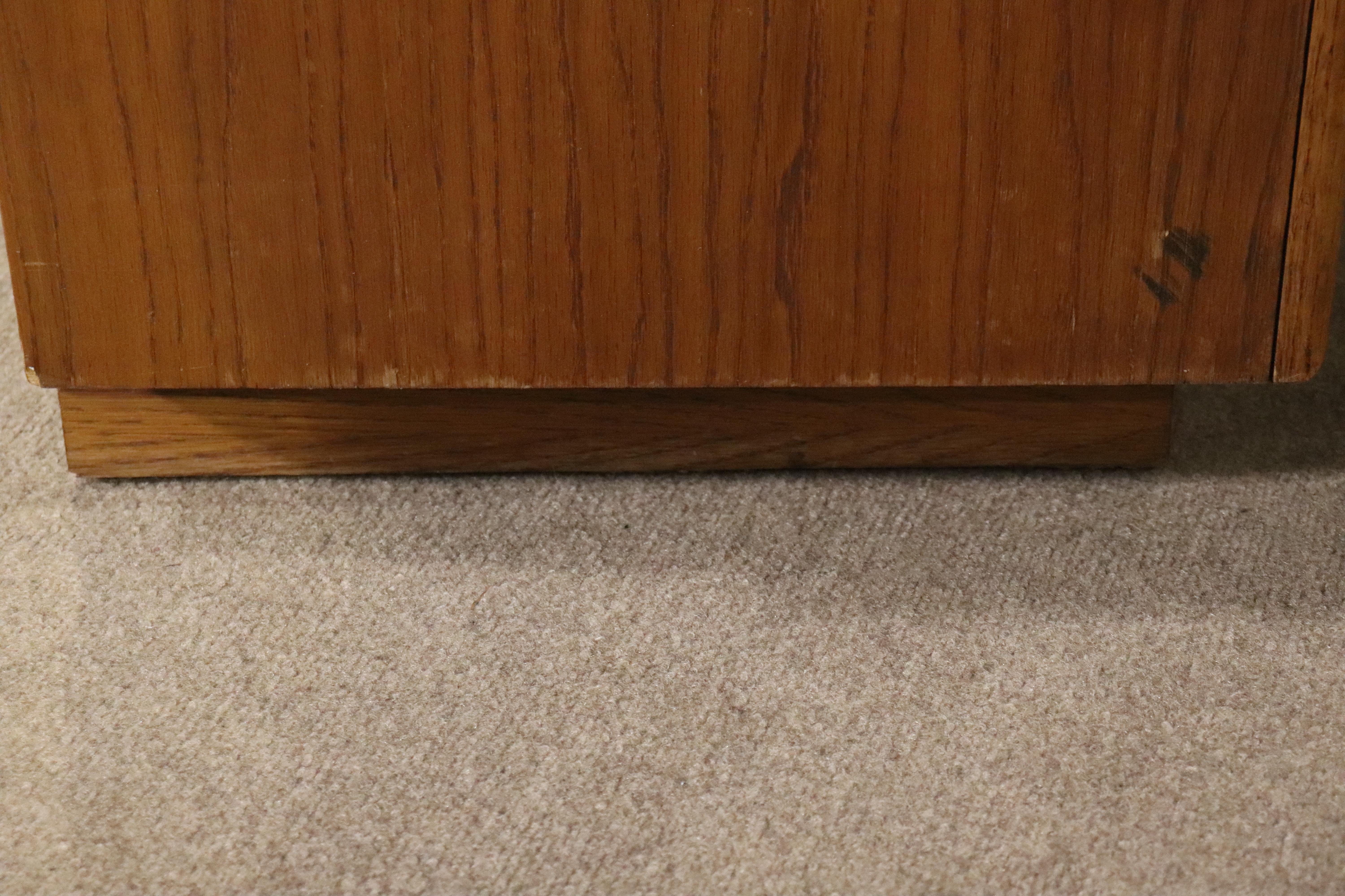 Mid-Century Cedar Chest by Lane For Sale 2