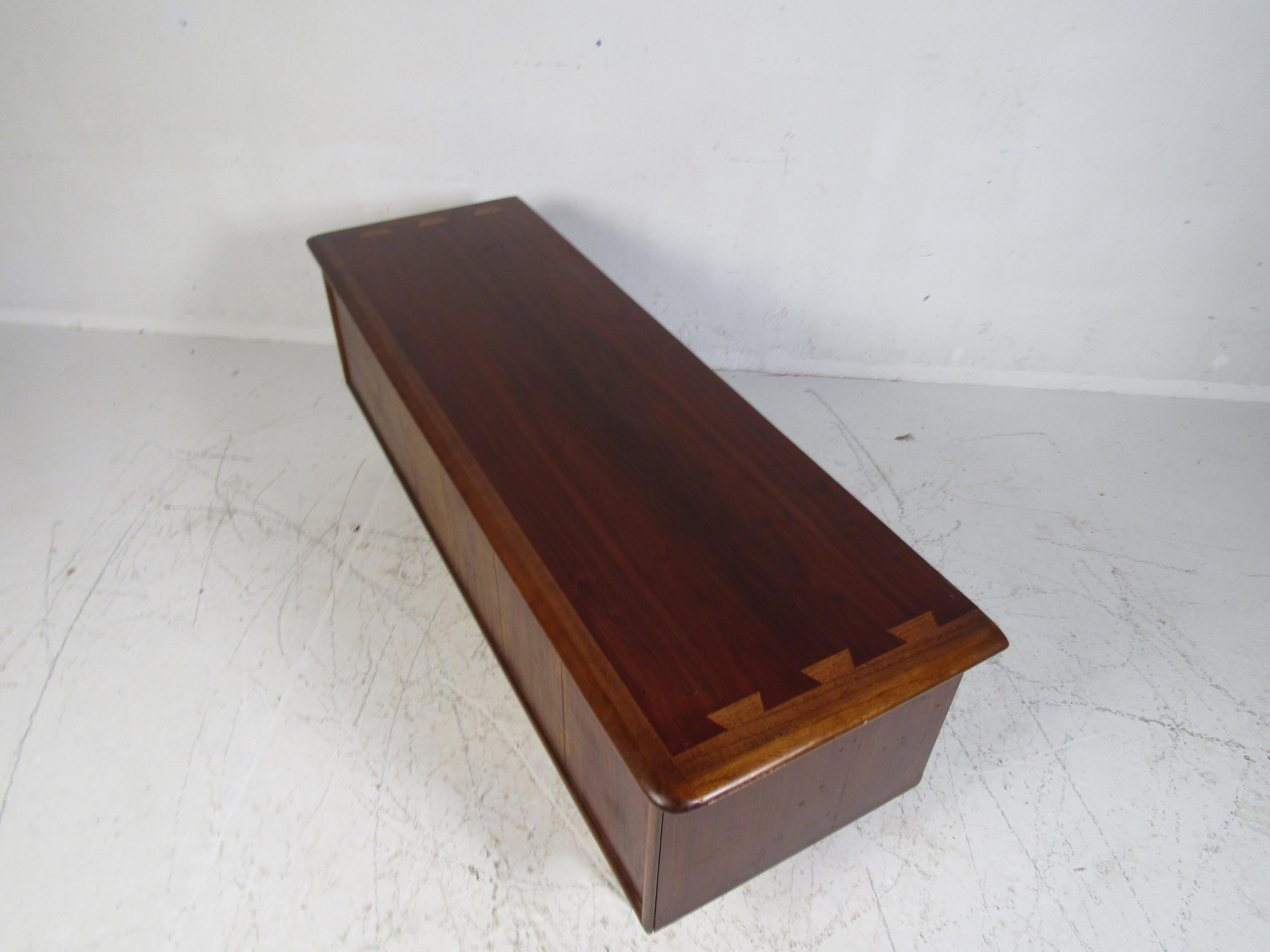 Midcentury Cedar Chest by Lane In Fair Condition In Brooklyn, NY