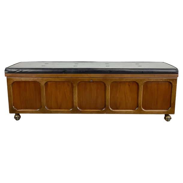 Midcentury Cedar Storage Bench from Lane Furniture For Sale at 1stDibs