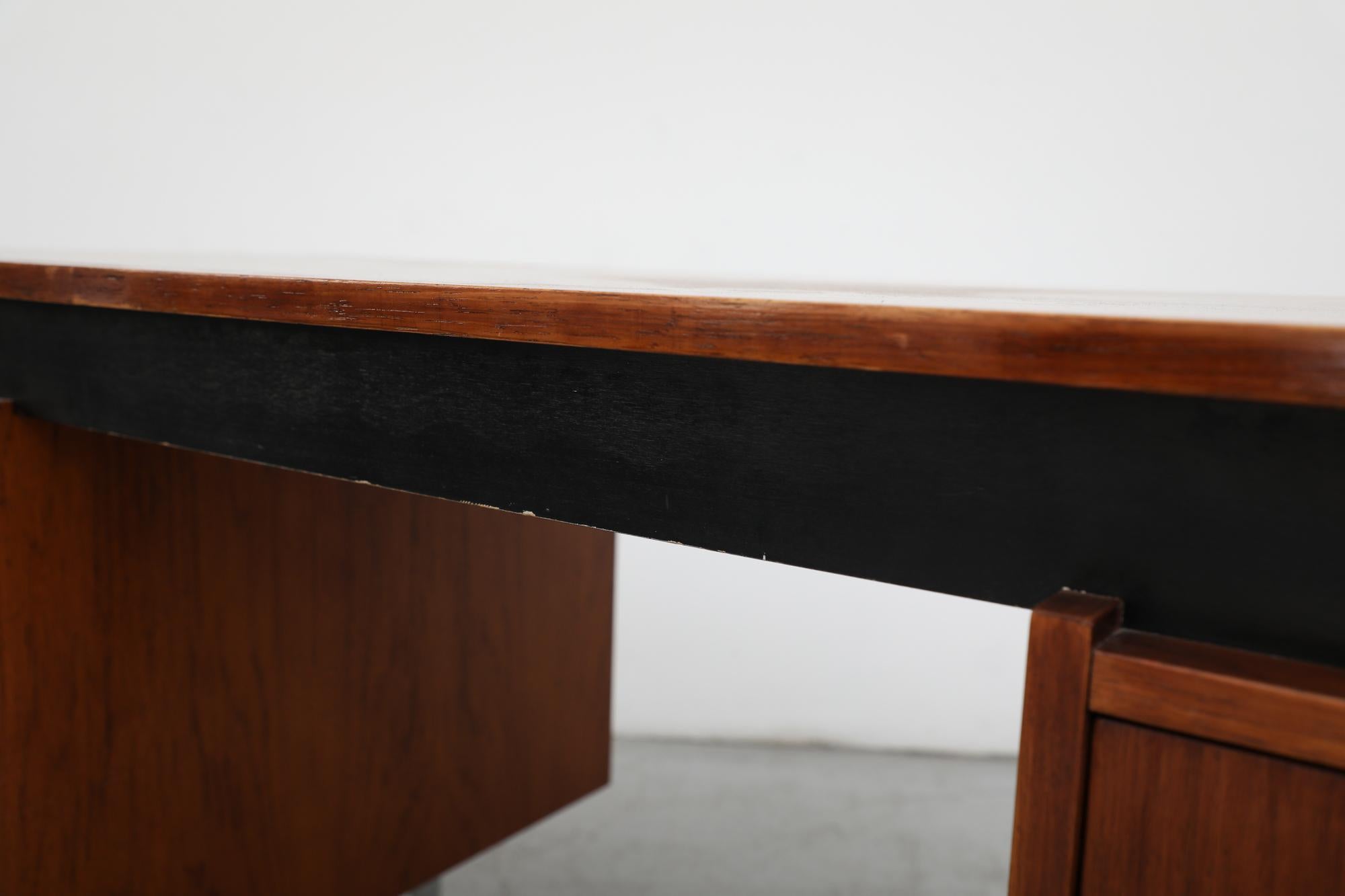 Mid-Century 6 Schubladen Teak Tijsseling Schreibtisch mit schwebender Platte und Chrom Beinen 11