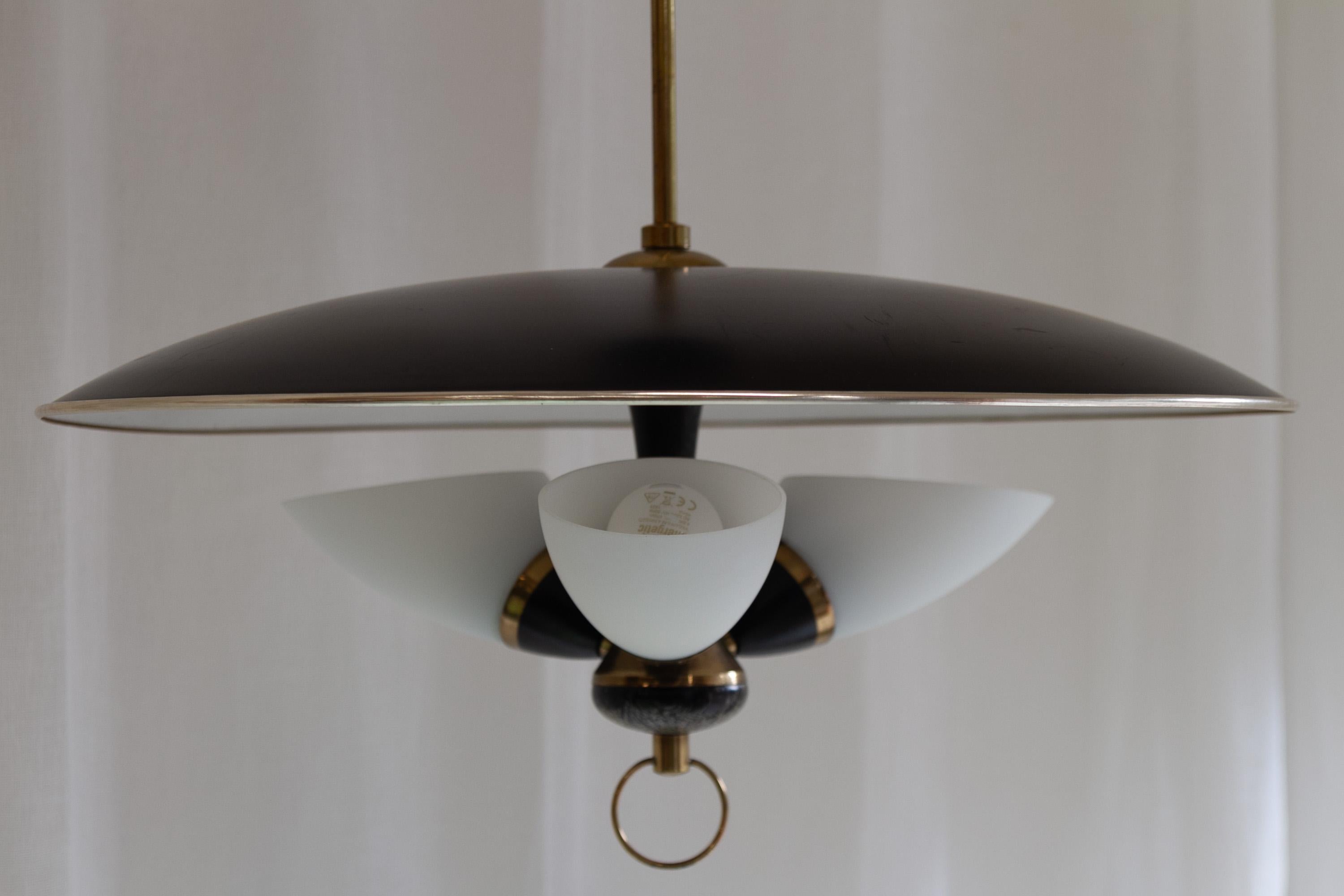 Ciondolo da soffitto di metà secolo di T. Røste & Co, Norvegia. 1950s. in vendita 11