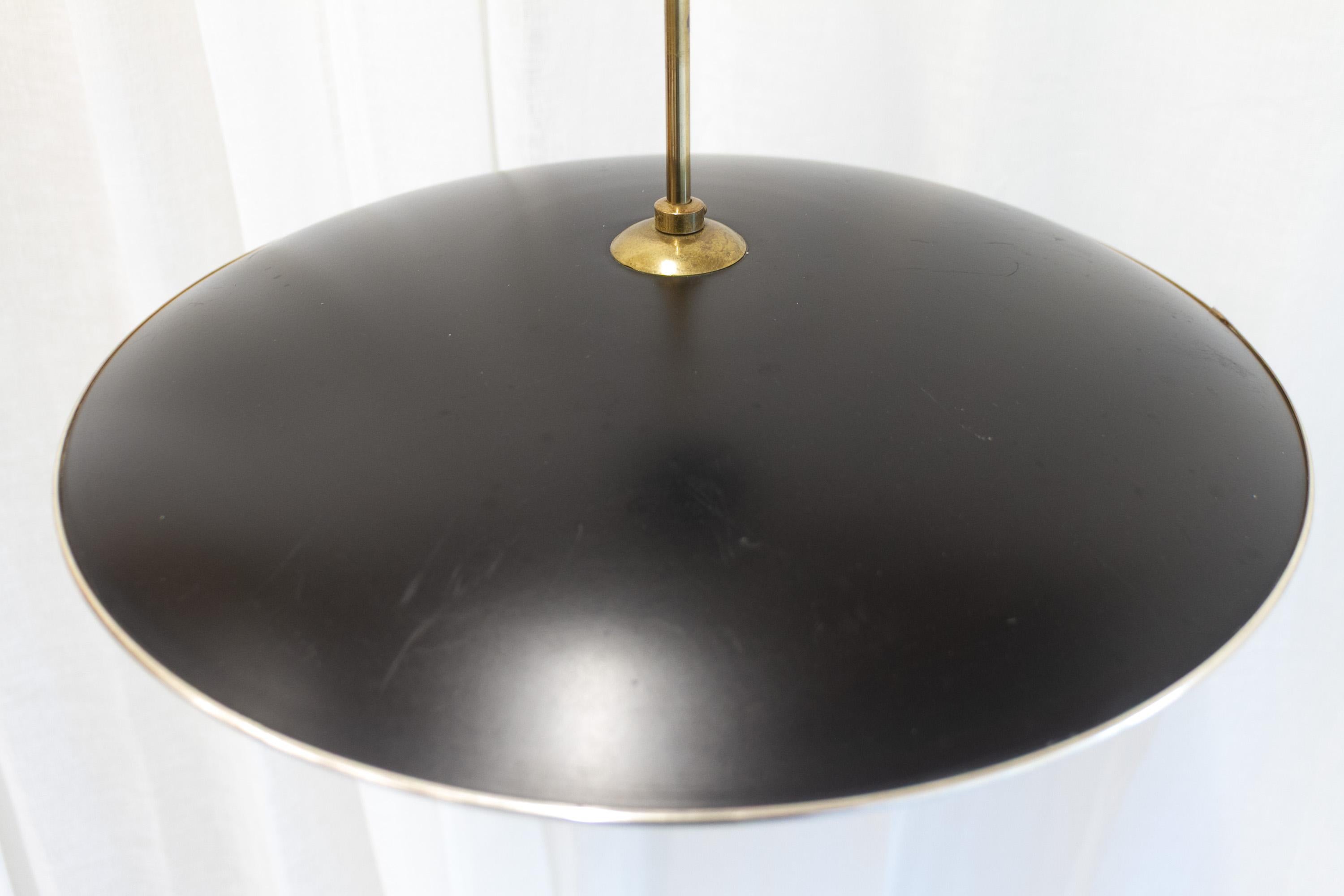 Metallo Ciondolo da soffitto di metà secolo di T. Røste & Co, Norvegia. 1950s. in vendita
