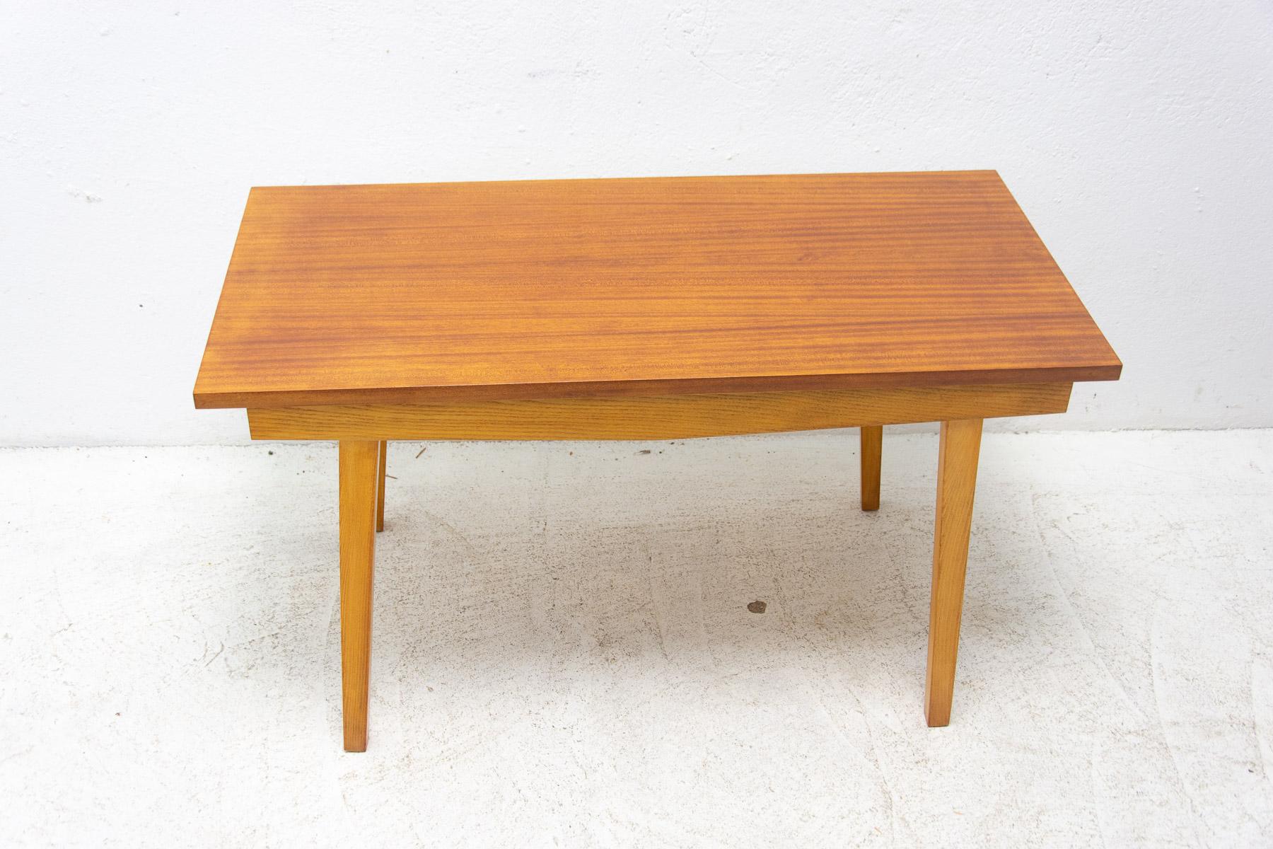 Mid-Century Central Coffe Table, 1960's, Czechoslovakia In Good Condition For Sale In Prague 8, CZ