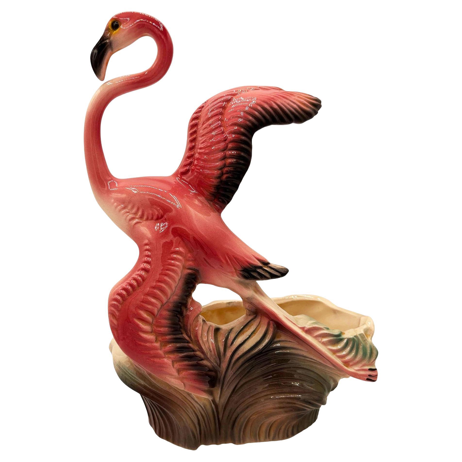 Jardinière de table en céramique du milieu du siècle 515 Flying Pink Flamingo Flower par Maddux en vente