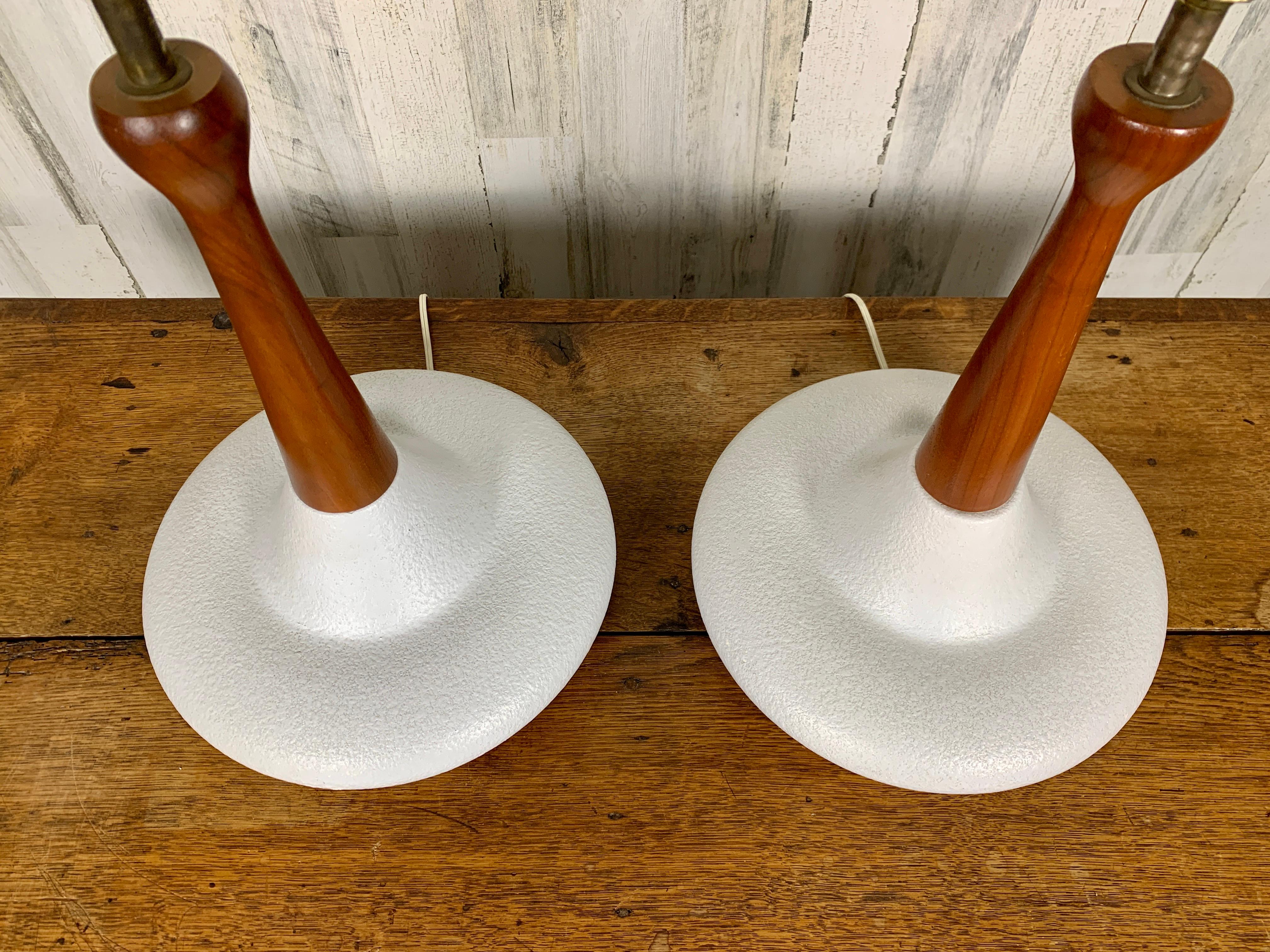 Mid-Century Ceramic and Walnut Table Lamps For Sale 3