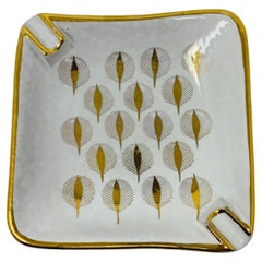 Cendrier en céramique du milieu du siècle, signé Italie, avec design en feuilles d'or