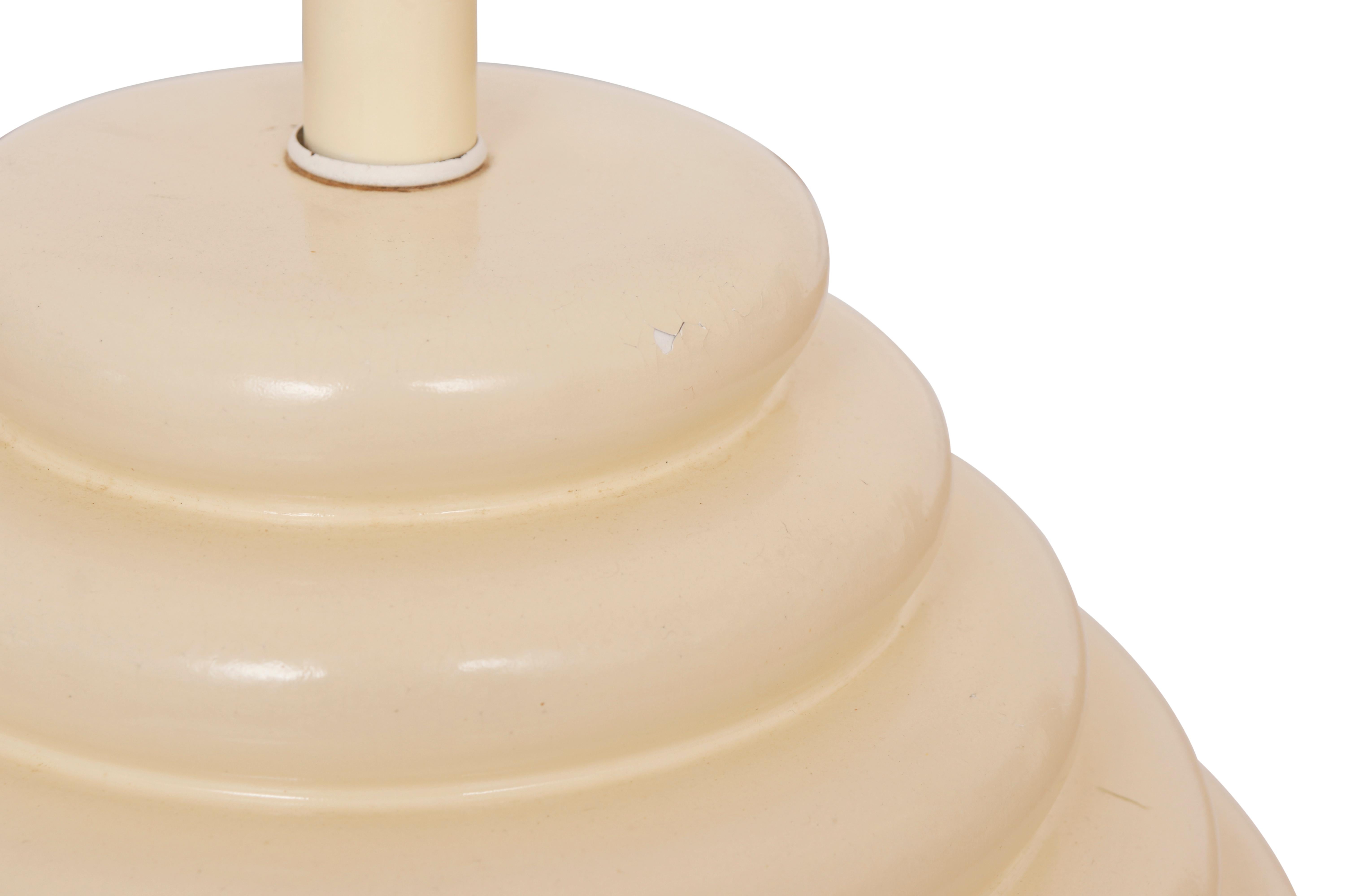 Mid Century Ceramic Beehive Table Lamp in Cream In Good Condition In Bradenton, FL