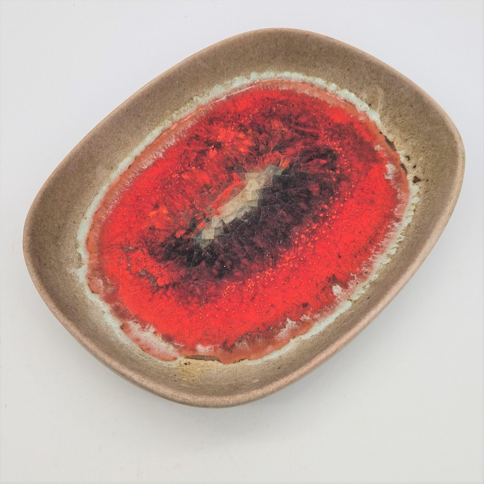 Mid-Century Modern Bol en céramique du milieu du siècle dernier du Karlsruher Majolika de F. Glatzle, 1963 en vente