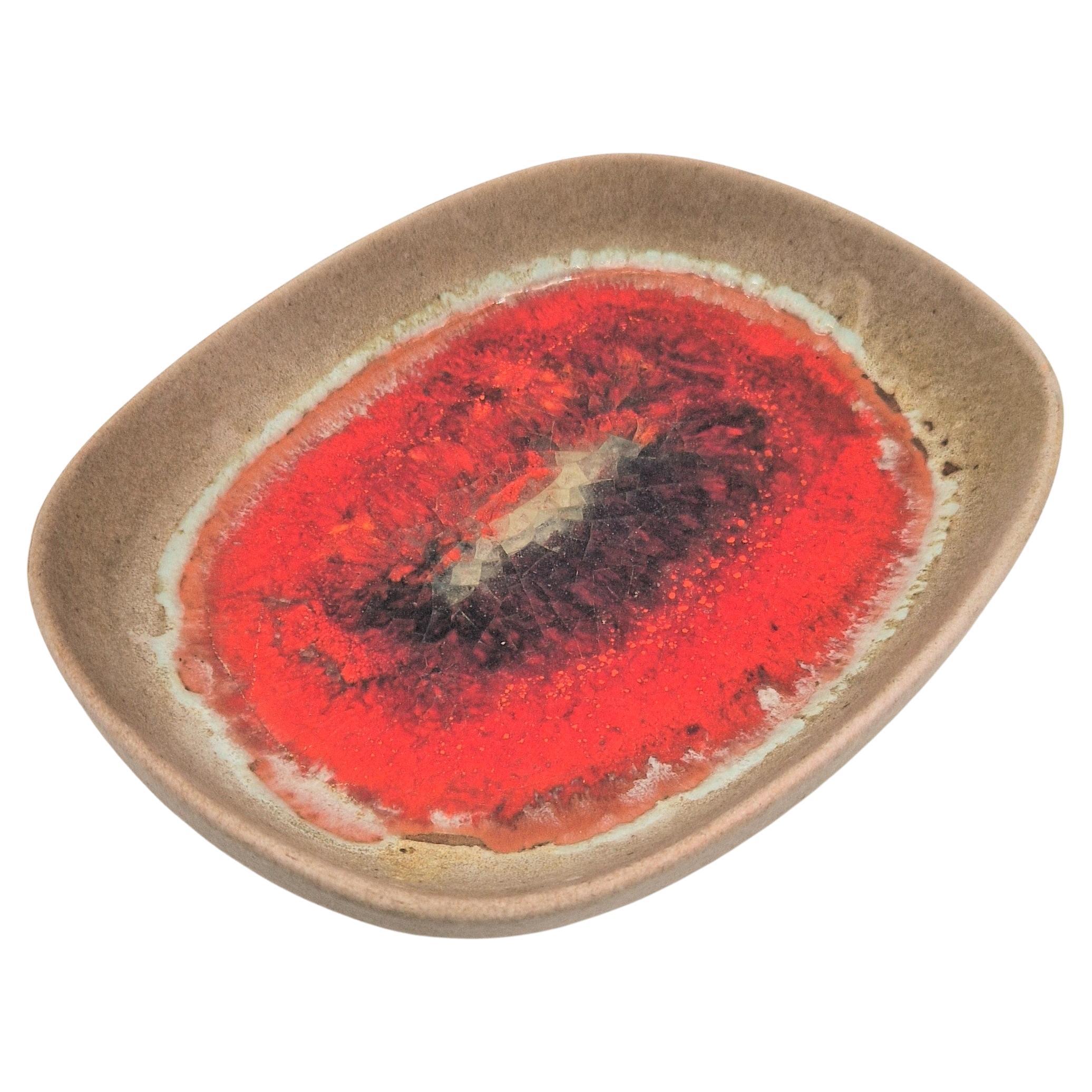 Mid Century ceramic bowl from the Karlsruher Majolika by F. Glatzle. 1963  For Sale