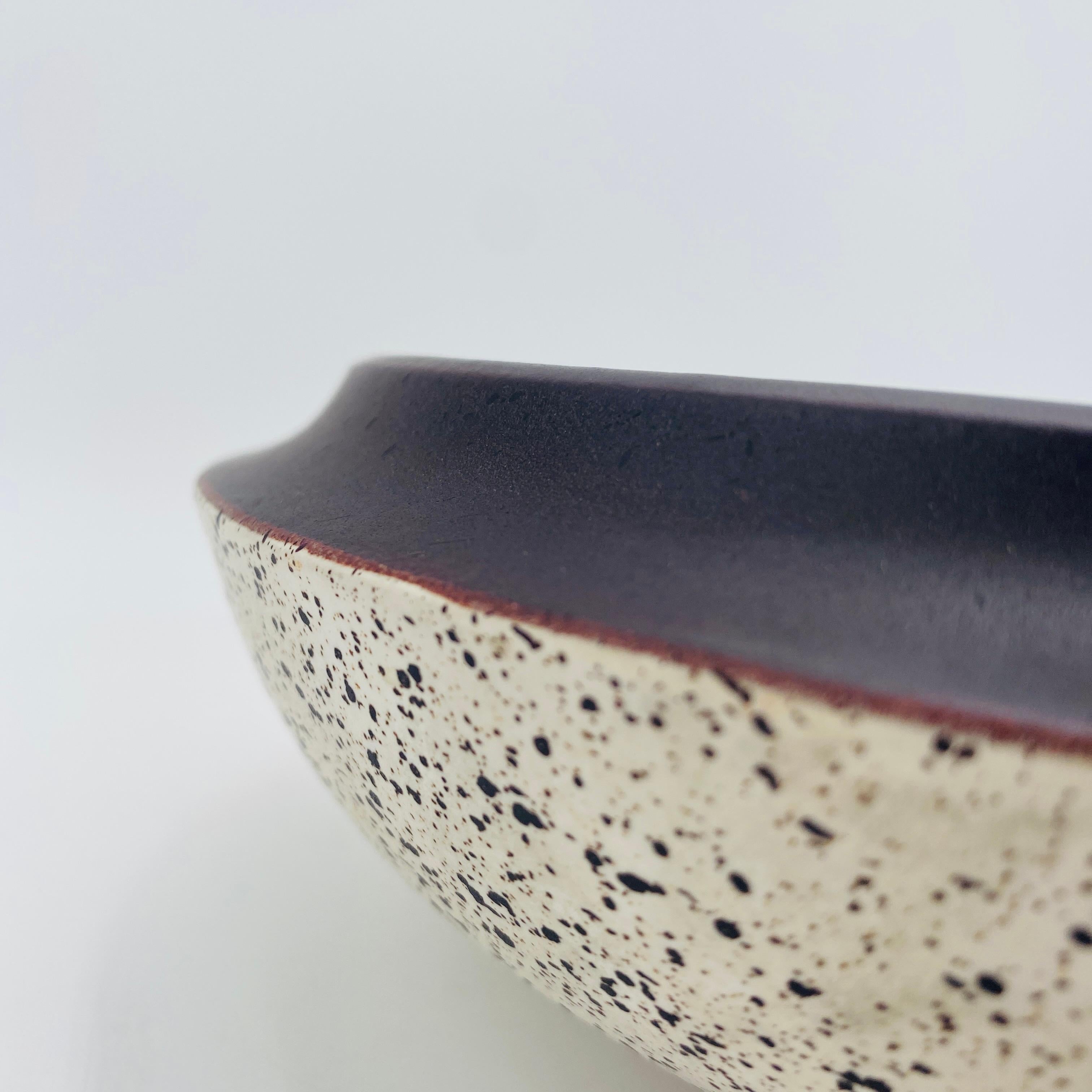 Ceramica Ciotola in ceramica di metà secolo Studio Pottery firmata Heath 1940s