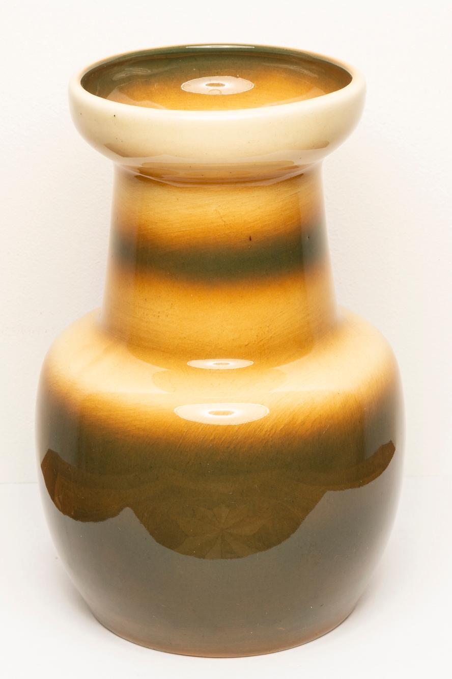 Mid Century Ceramic Brown Vase, Europe, 1960s In Good Condition For Sale In 05-080 Hornowek, PL