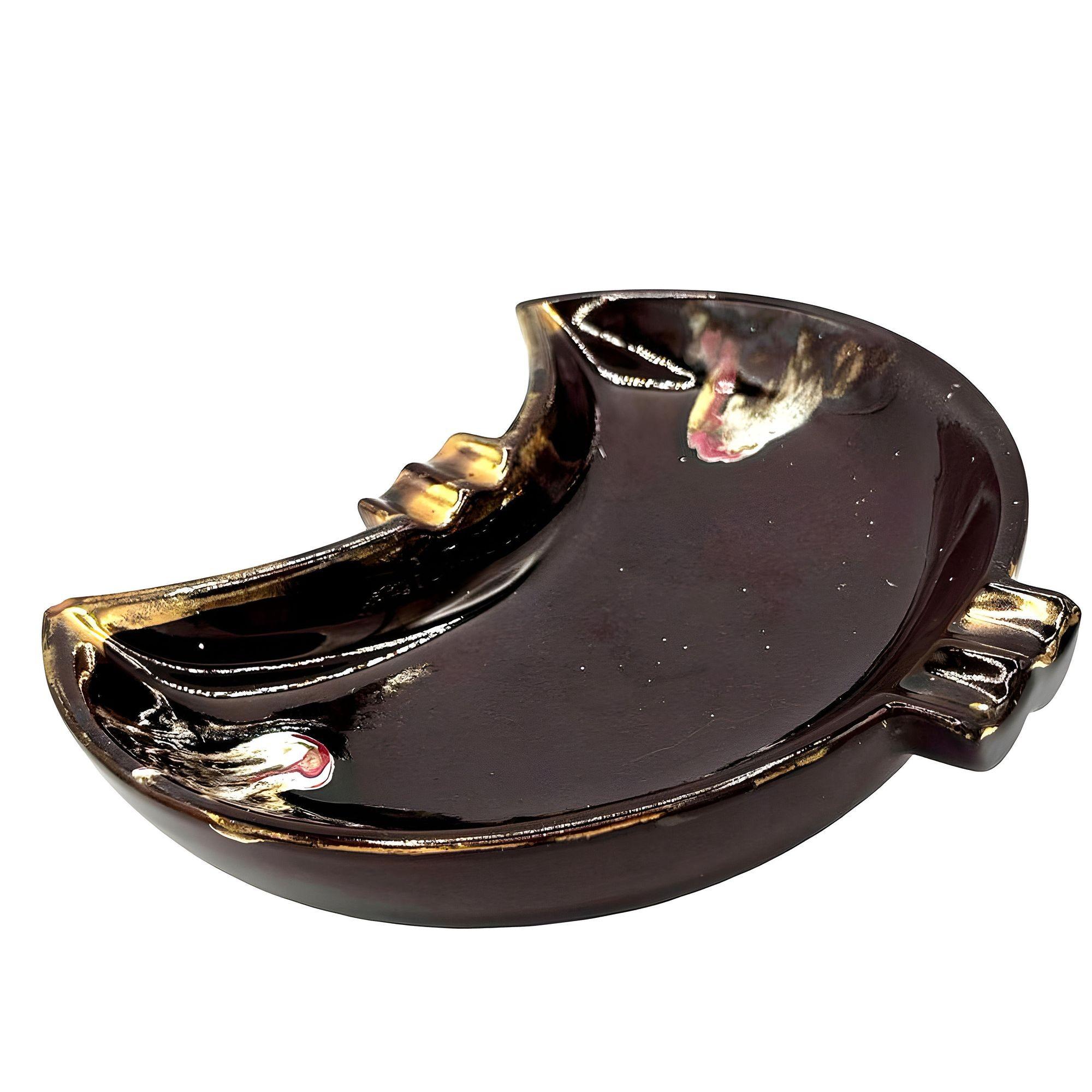 Mid-Century Modern Cendrier en céramique émaillée en forme de croissant, milieu de siècle en vente