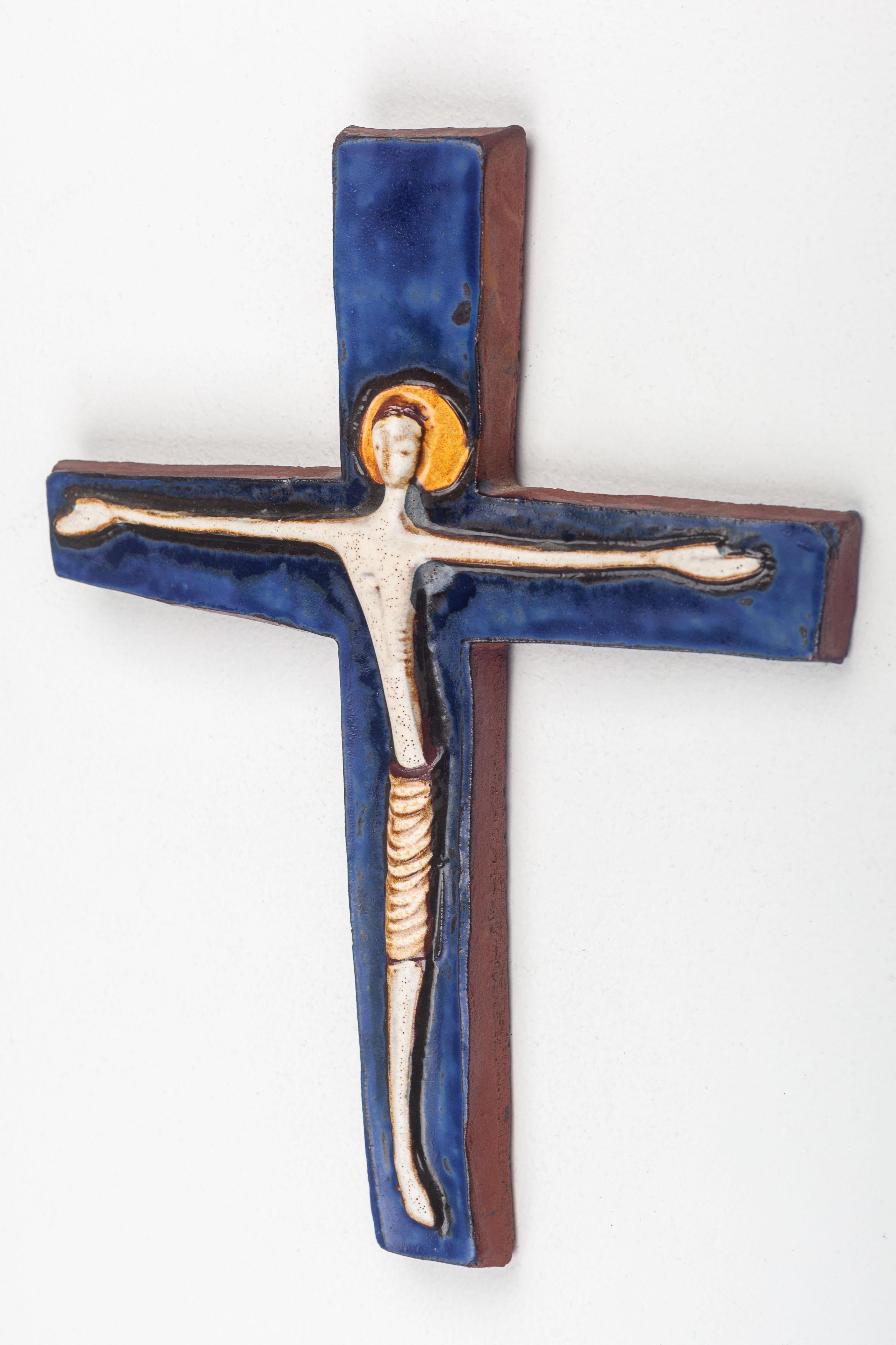 Mid-Century Ceramic Crucifix with Cobalt Glaze For Sale 3
