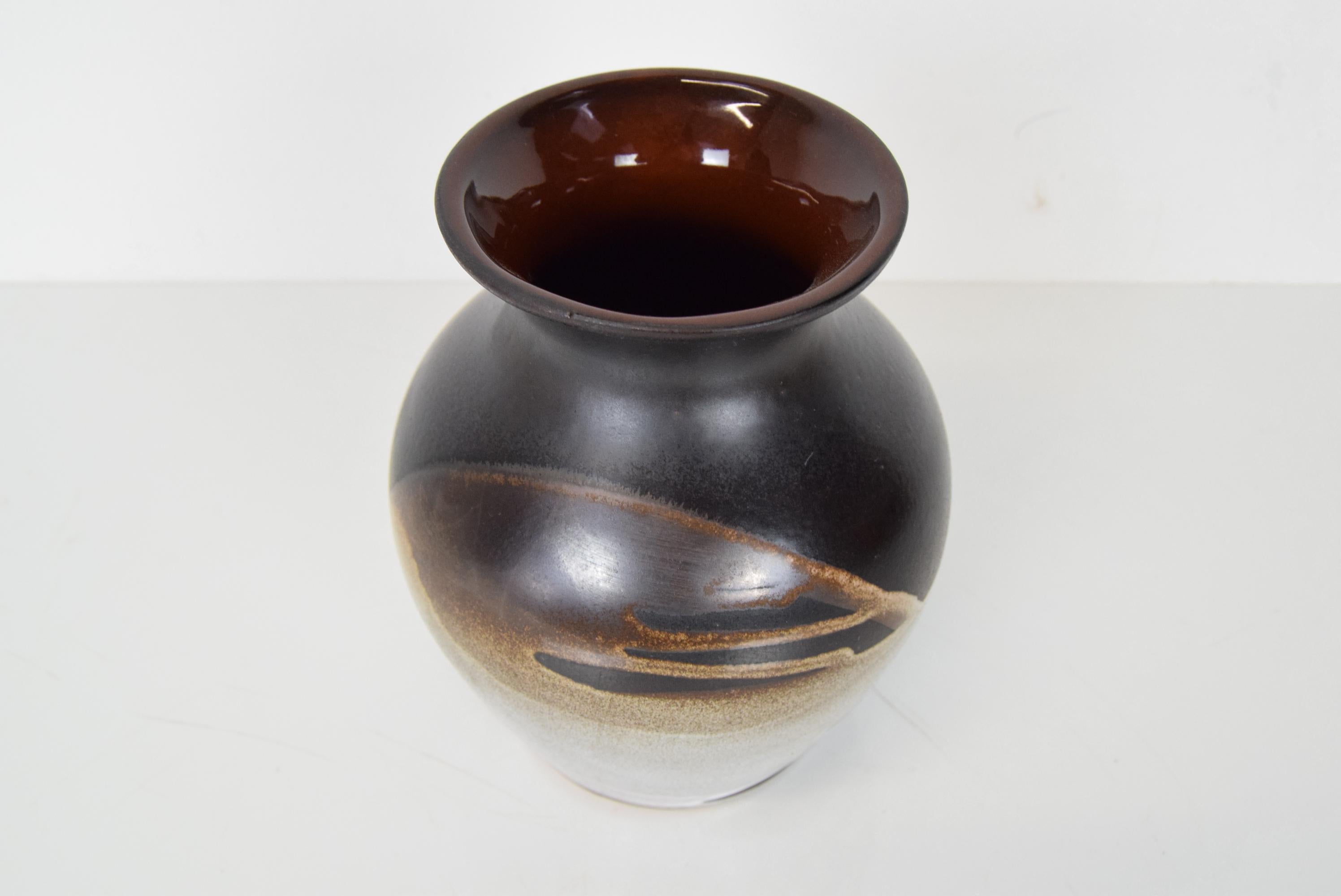 Céramique Vase décoratif en céramique du milieu du siècle, années 1960.  en vente