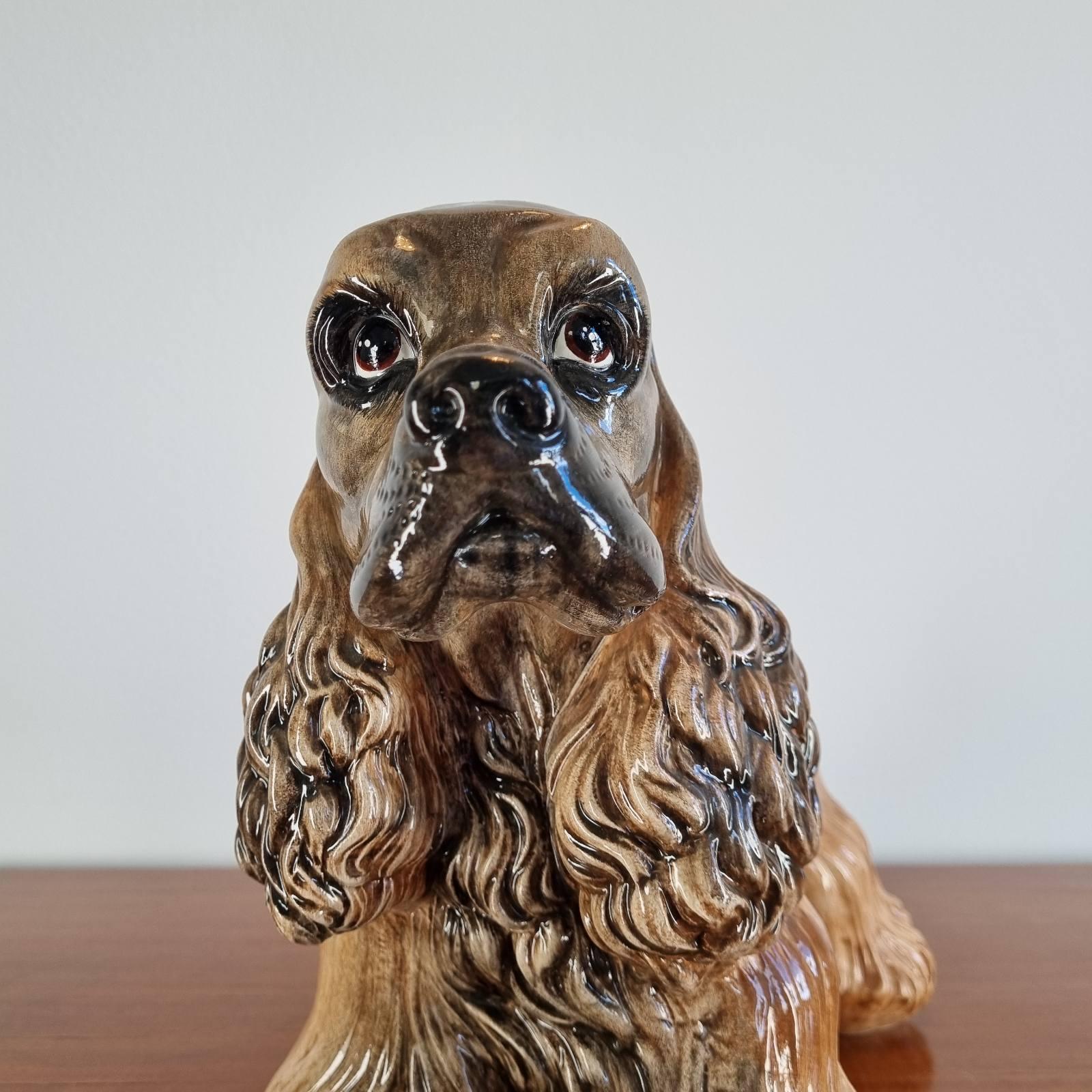 Estatua de perro de cerámica de mediados de siglo, firmada A/7483 C.S.M. Italy años 80 Italiano en venta
