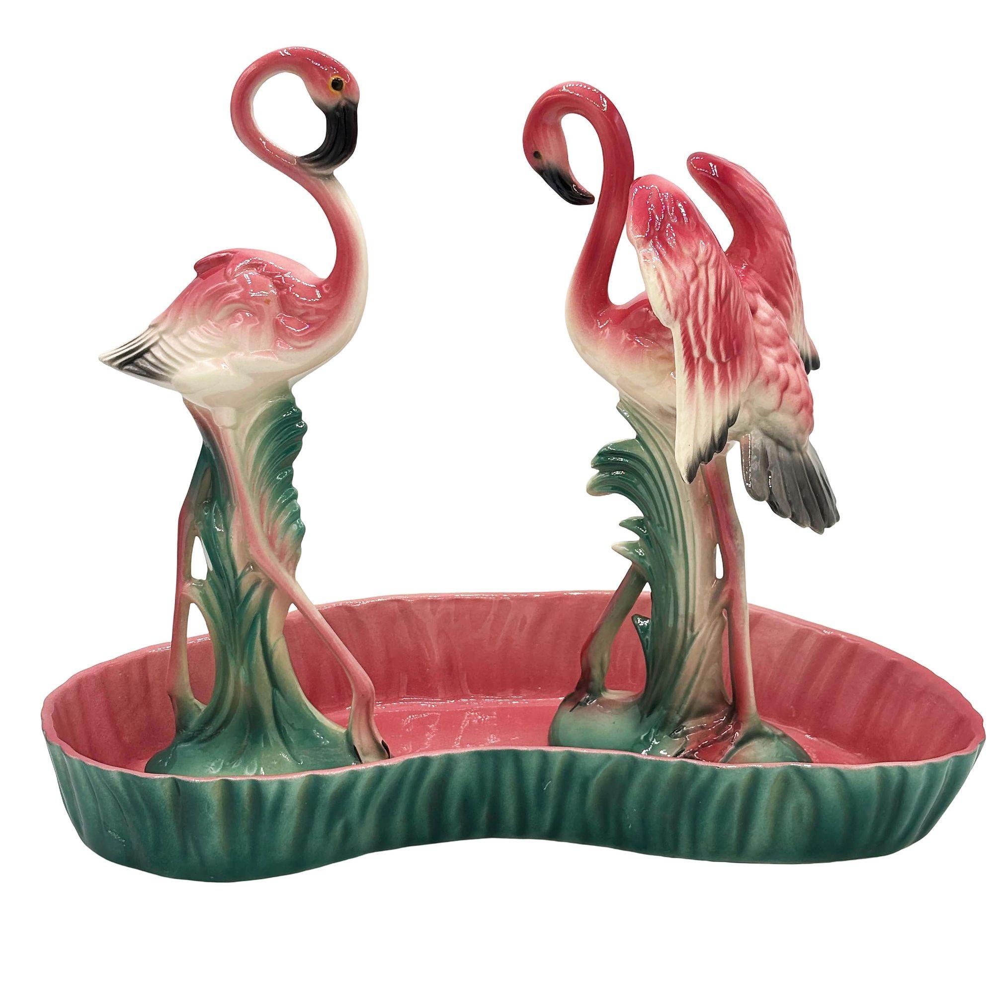 Ensemble de figurines de flamant rose en céramique du milieu du siècle dans un plateau en forme d'étang tropical par Maddux Excellent état - En vente à Van Nuys, CA