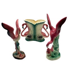 Ensemble de figurines et de vases en céramique du milieu du siècle en forme de flamants roses par Maddux & Leftons