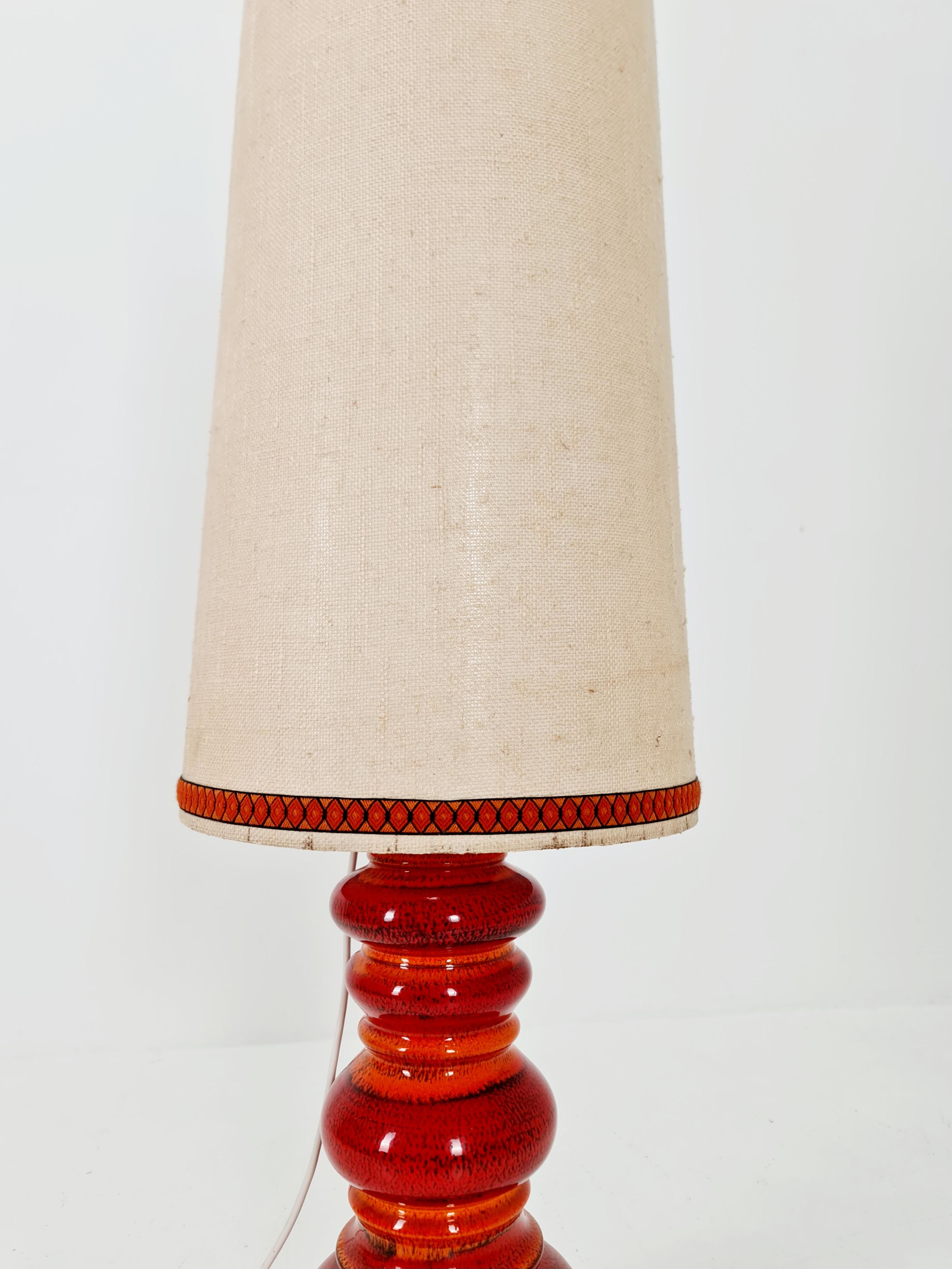 Mid Jahrhundert Keramik handgefertigte Stehlampe 1960er Jahre Deutschland (Moderne der Mitte des Jahrhunderts) im Angebot