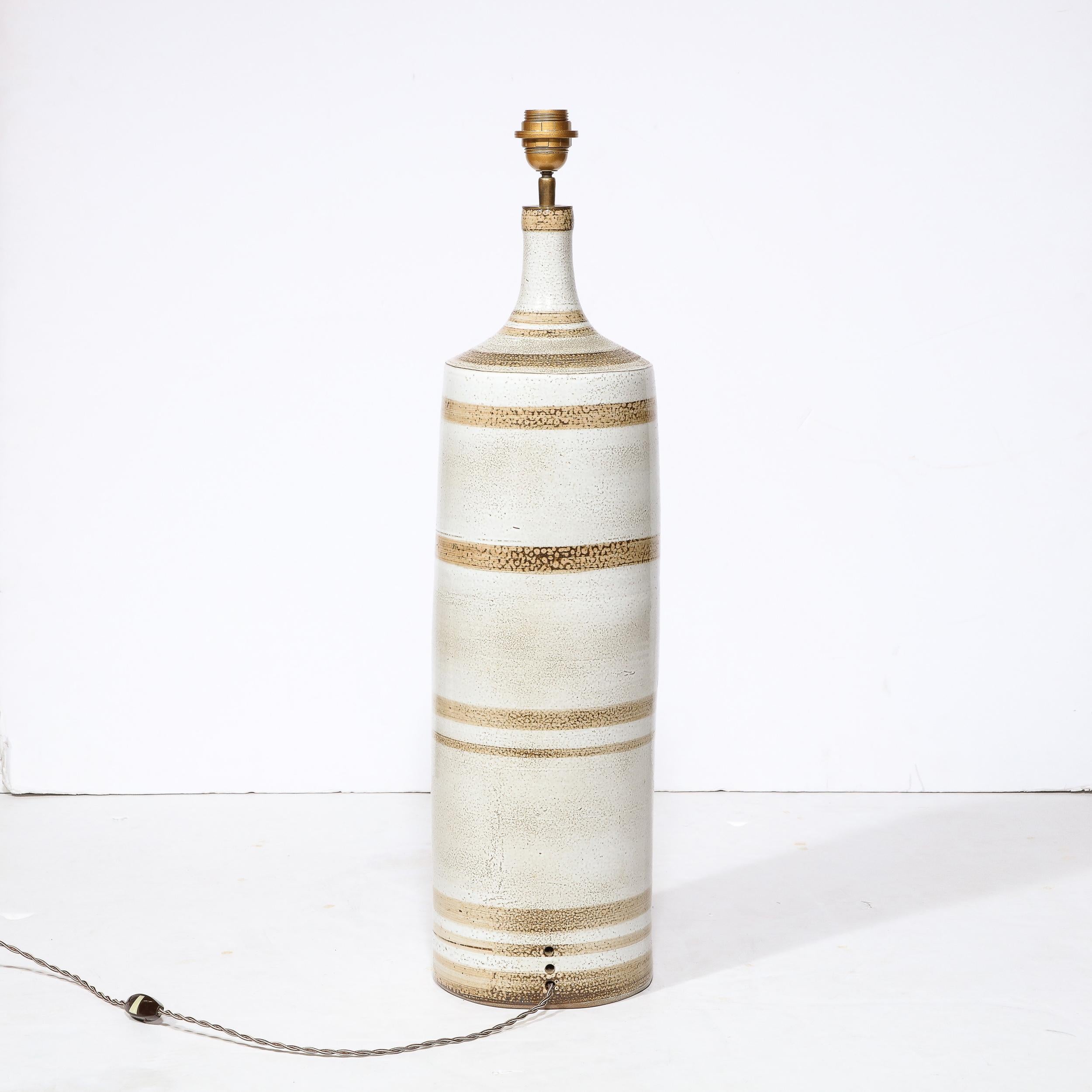 Lampe de table du milieu du siècle en céramique peinte à la main avec motif de soleil floral par Pierre Pissareff en vente 2