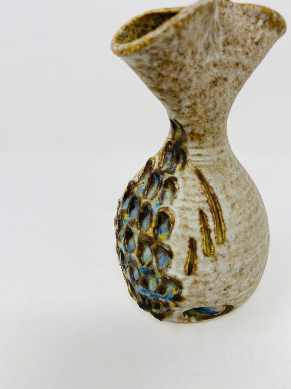 Mid Century Ceramic Ikebana Fish Pottery Piece by Dun Caoin In Good Condition For Sale In San Diego, CA