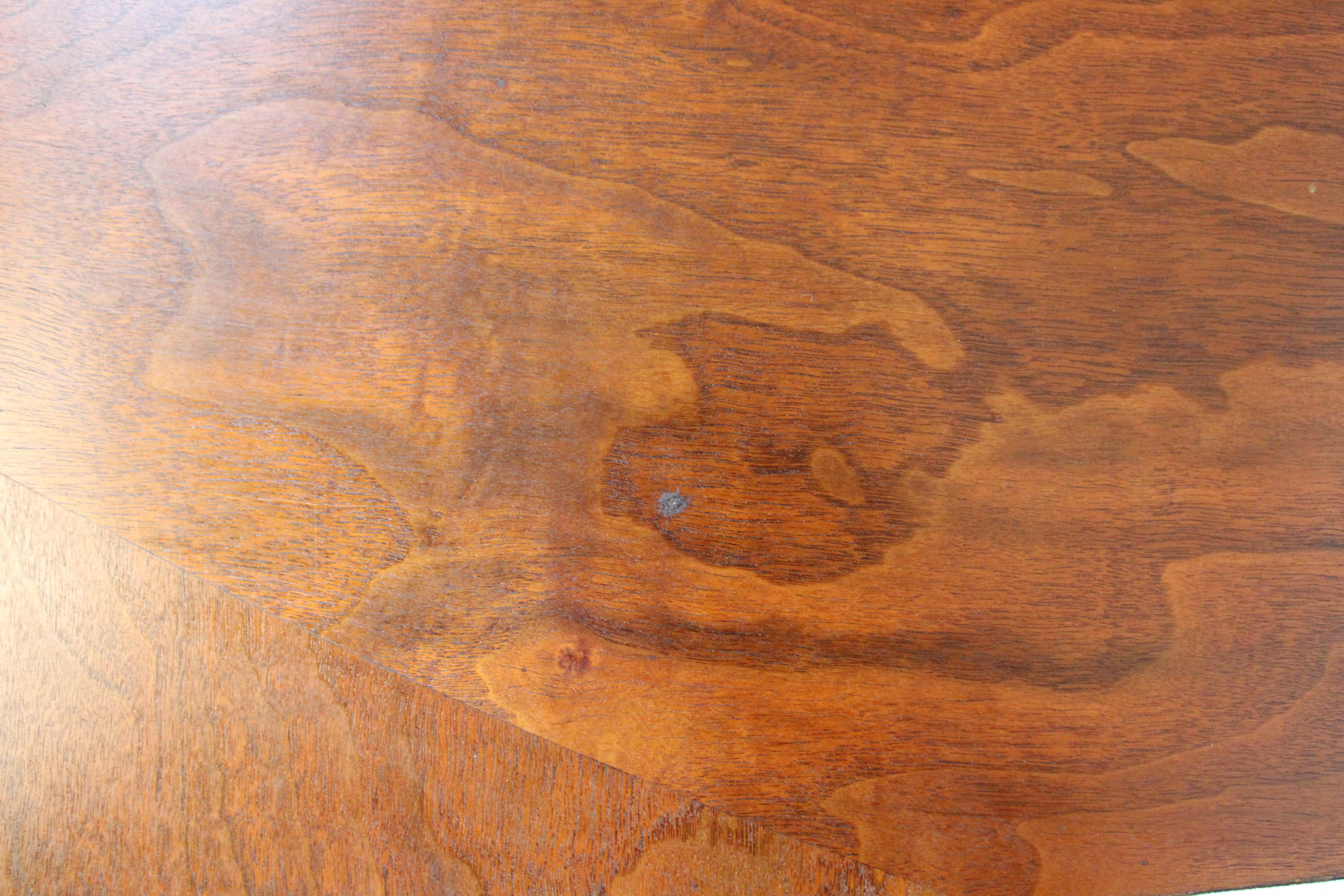 Table basse marquetée du milieu du siècle dernier par John Stuart en vente 3
