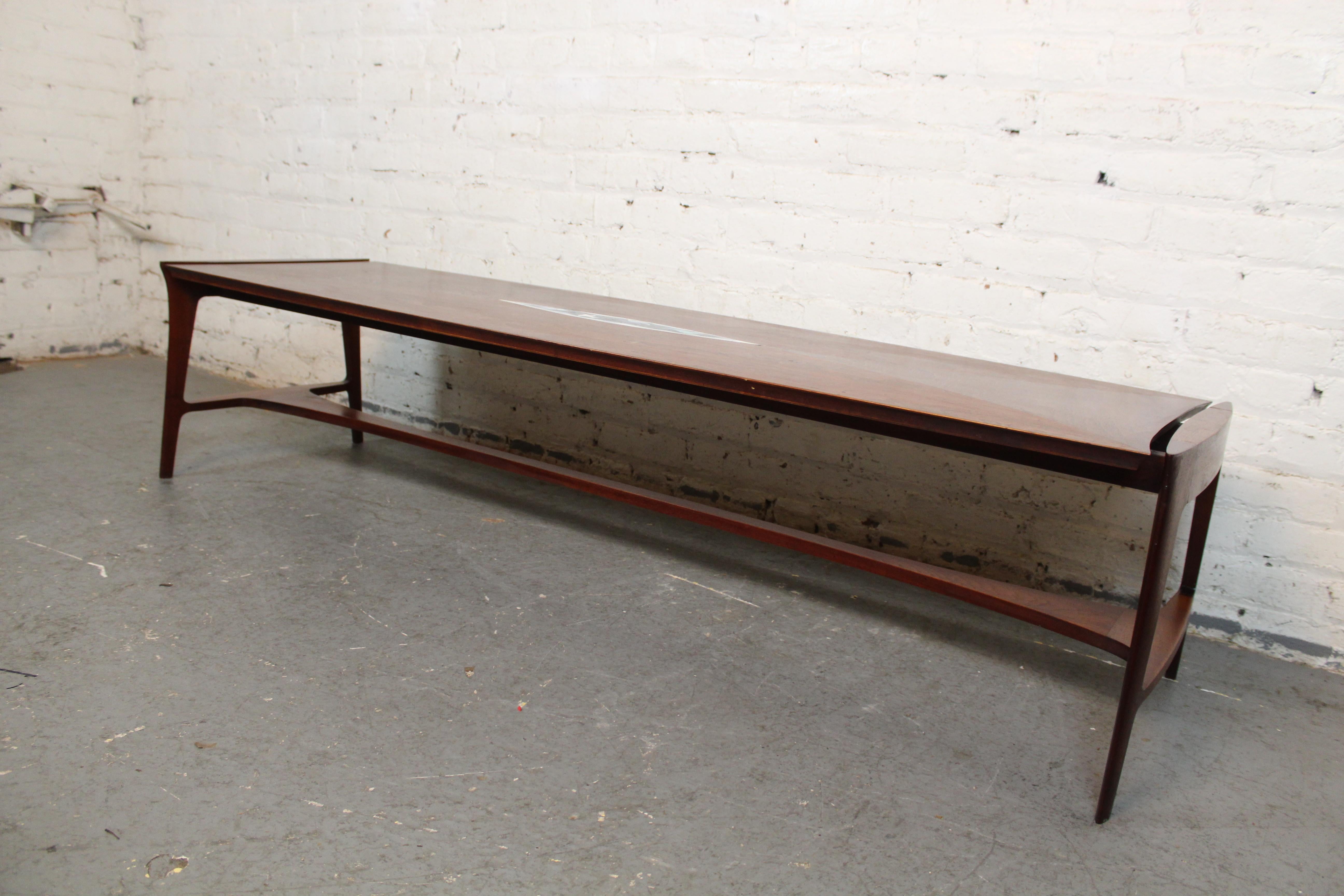 Table basse marquetée du milieu du siècle dernier par John Stuart Bon état - En vente à Brooklyn, NY