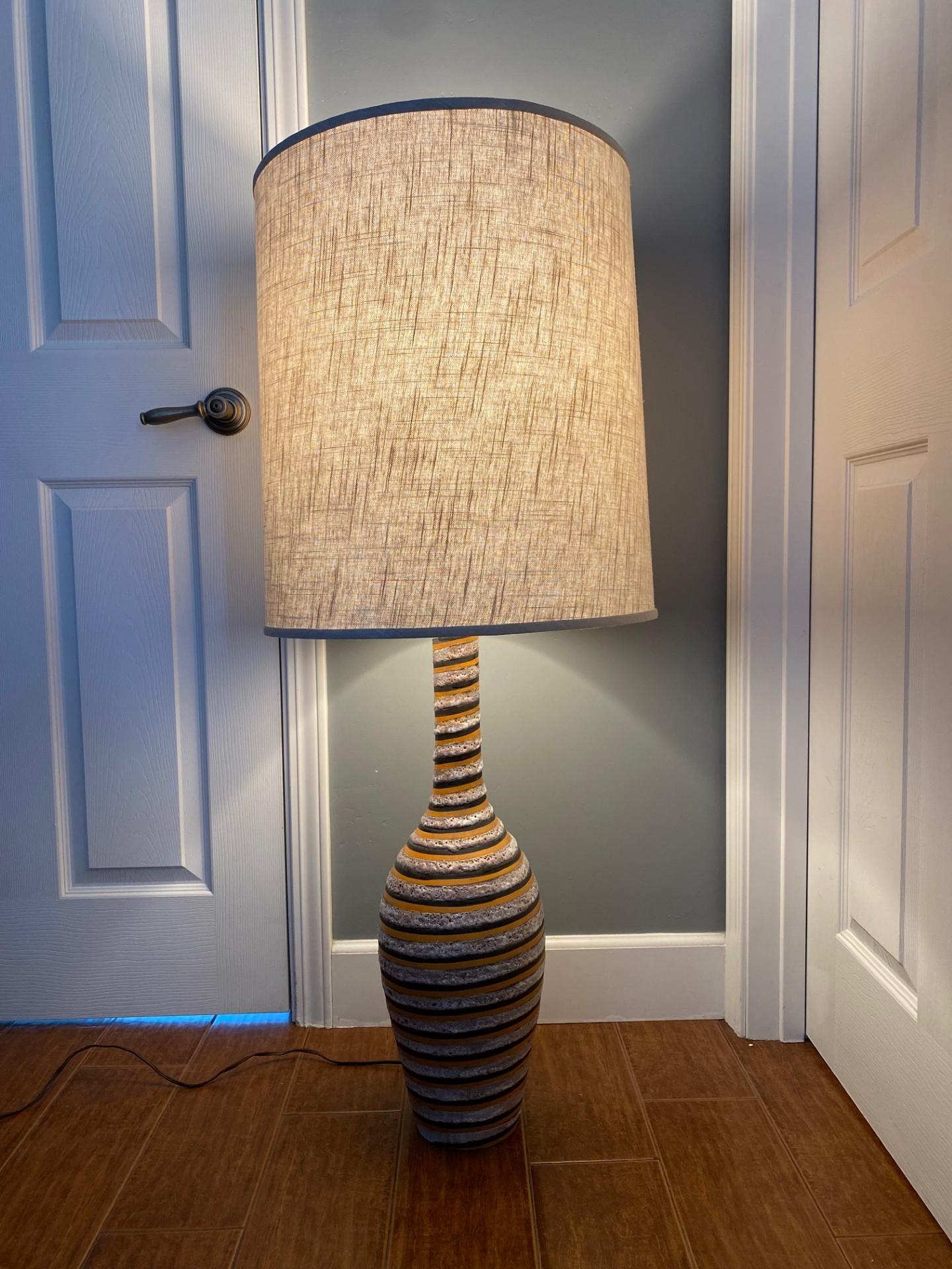 Lampada in ceramica di metà secolo con smalto lavico di Bitossi In condizioni buone in vendita a San Diego, CA