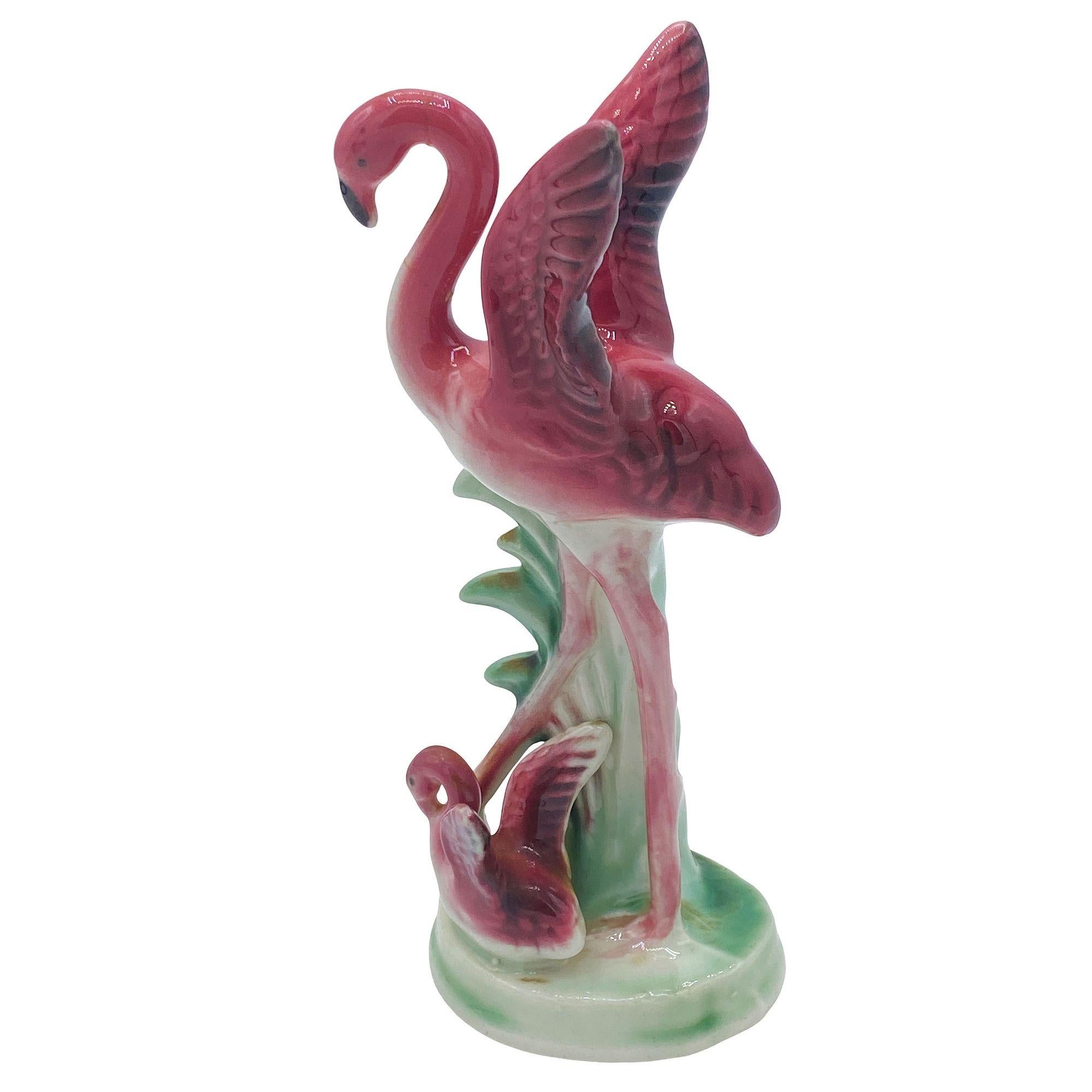 Statue de table de flamant rose miniature en céramique du milieu du siècle par Leftons en vente 5