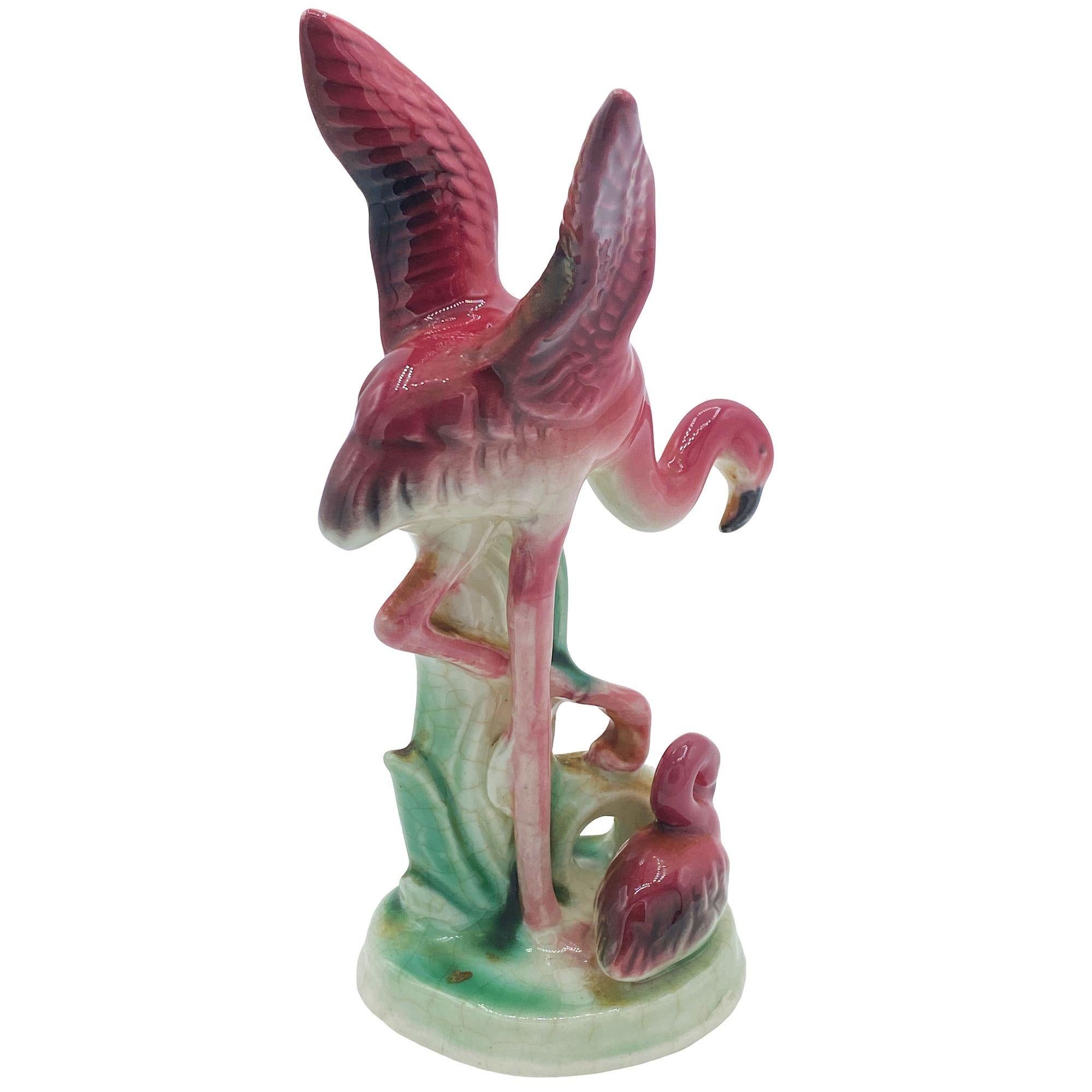 Milieu du XXe siècle Statue de table de flamant rose miniature en céramique du milieu du siècle par Leftons en vente