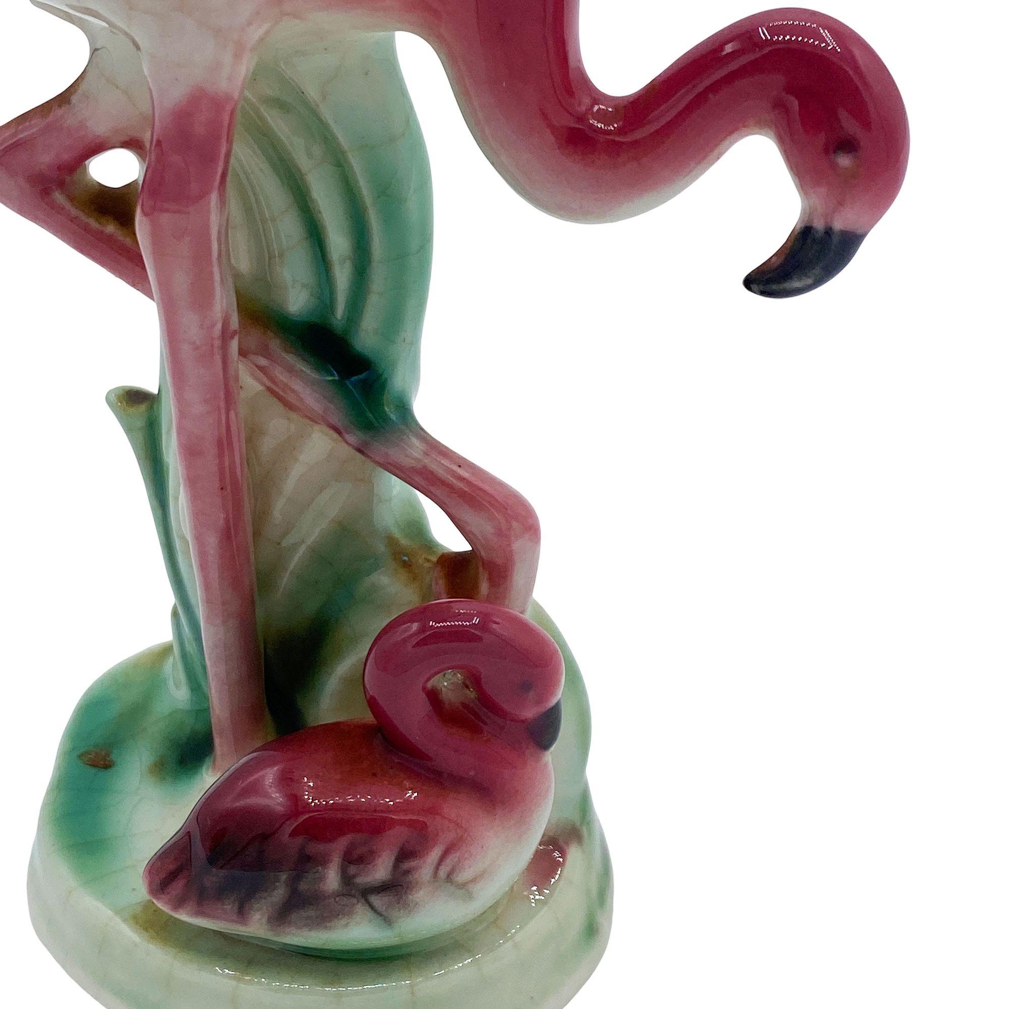 Céramique Statue de table de flamant rose miniature en céramique du milieu du siècle par Leftons en vente