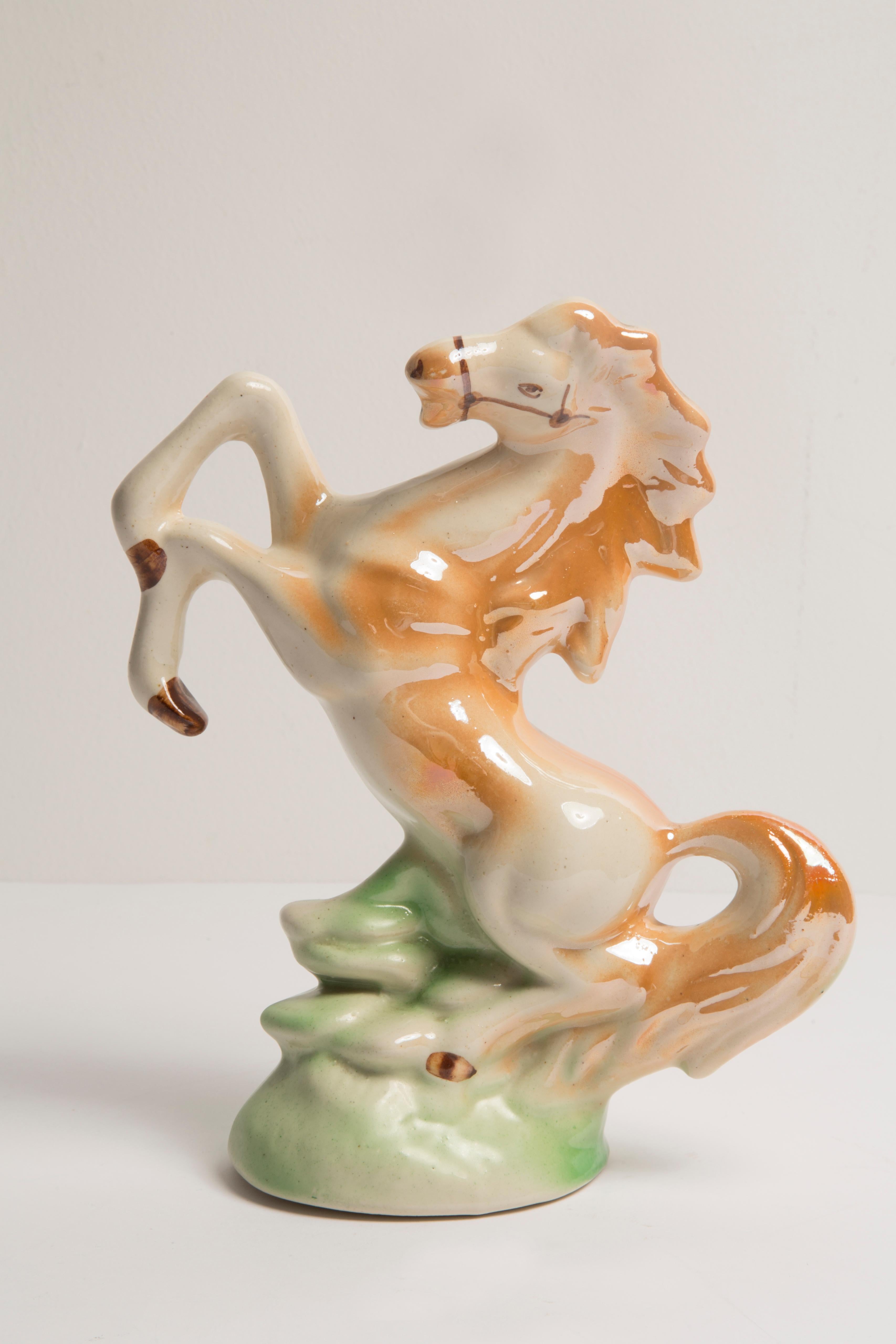 Midcentury Ceramic Porcelain Decorative Horse Sculpture, Europe, 1960s In Excellent Condition For Sale In 05-080 Hornowek, PL